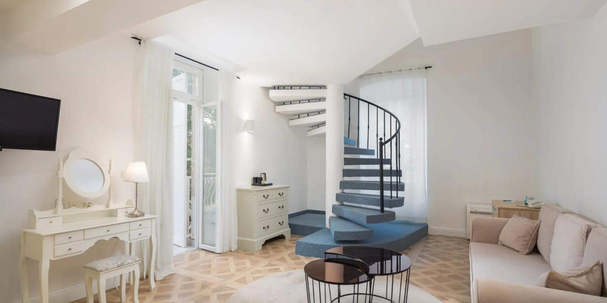 TV and multimedia in Aminess Vival Port9 Resort