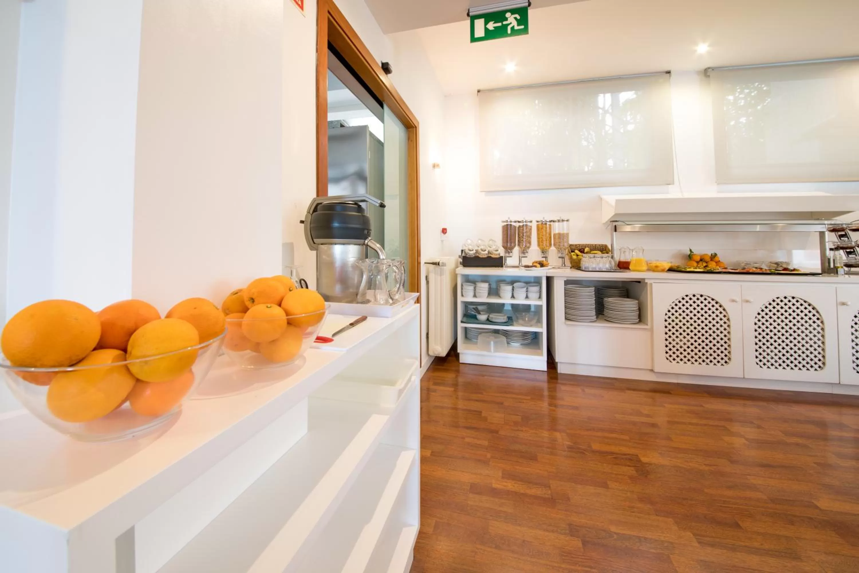 Buffet breakfast in Los Geranios