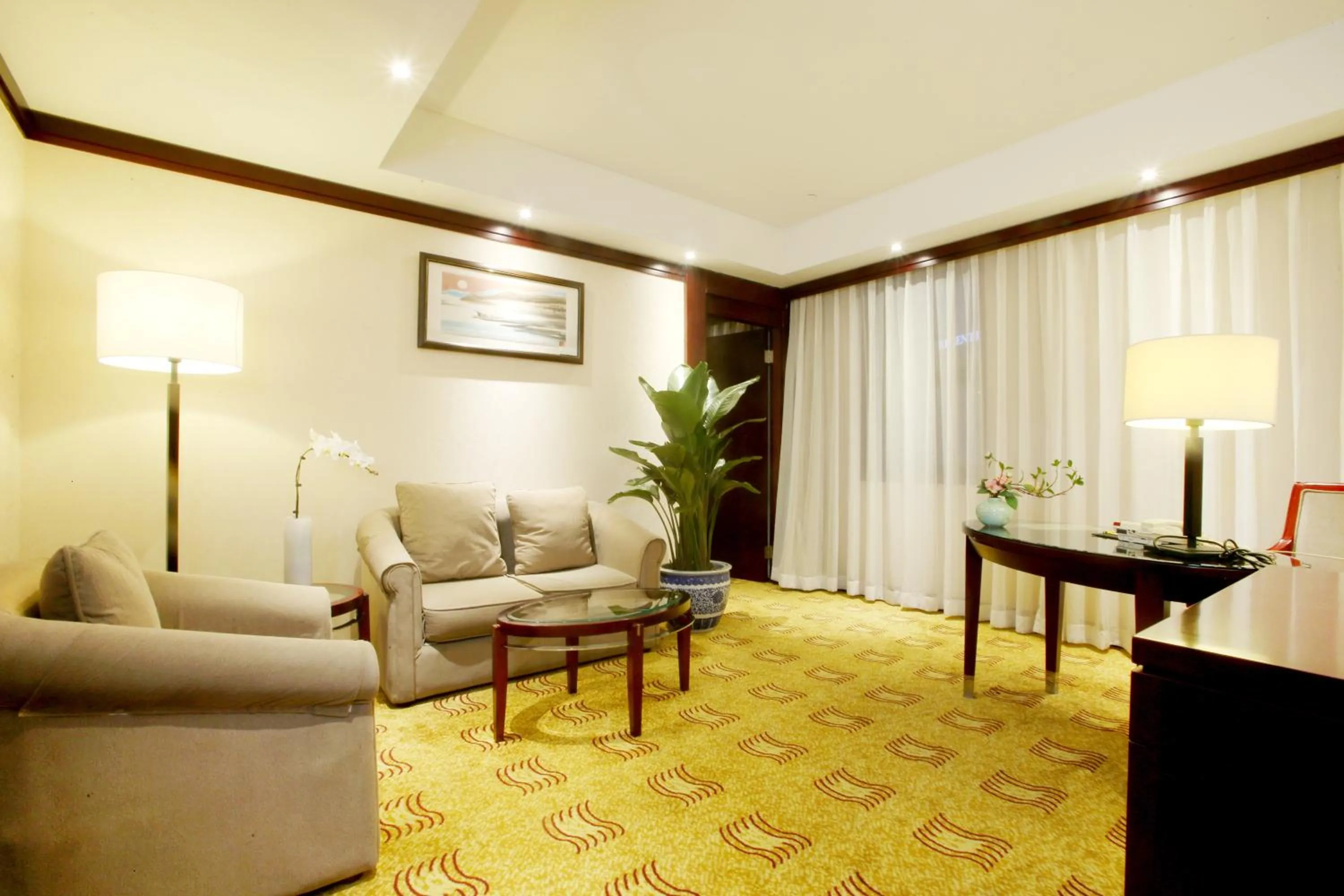 Deluxe Suite in Poly Plaza Hotel