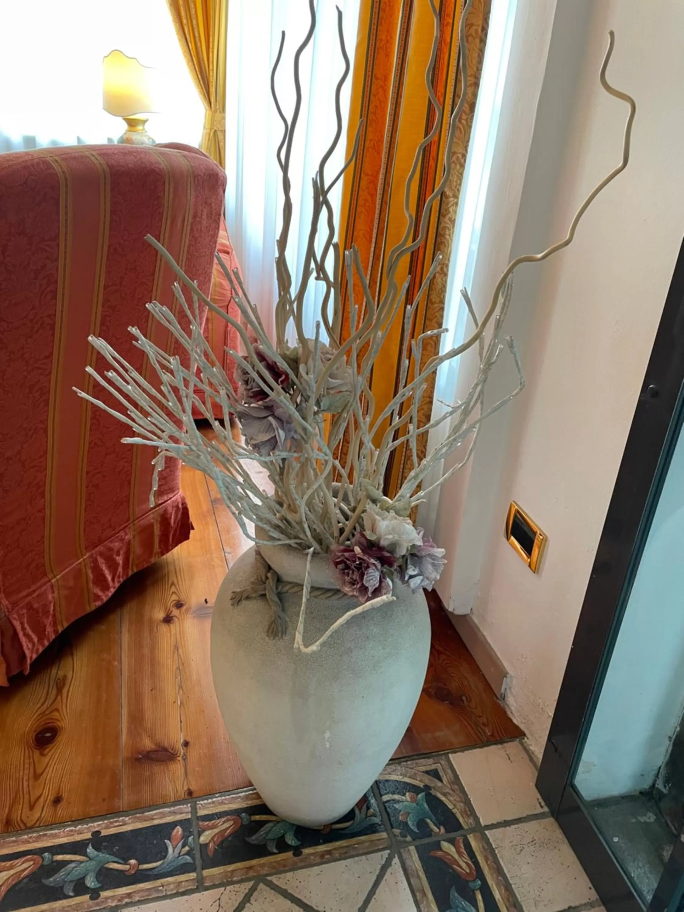 Decorative detail in HG Hotel Italia