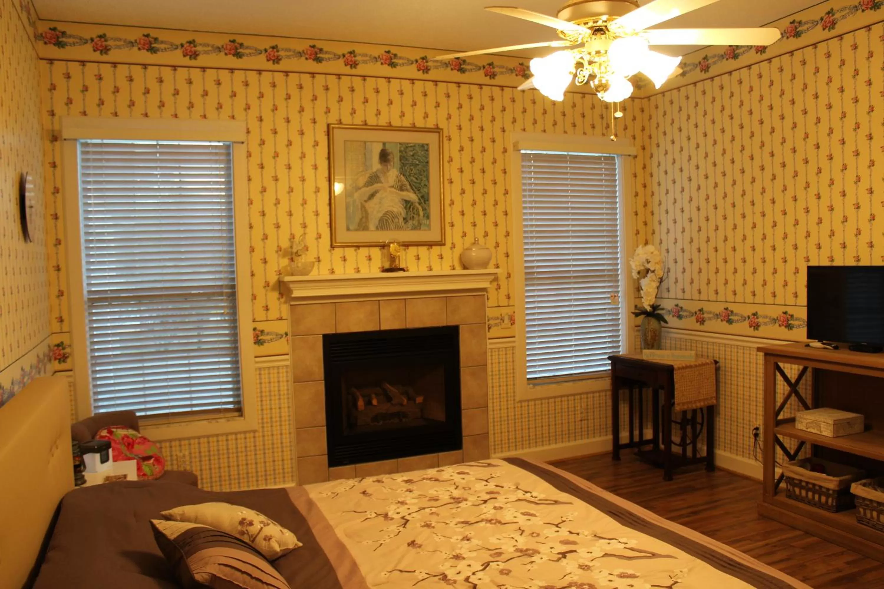 Bed in Rock Pointe Ranch