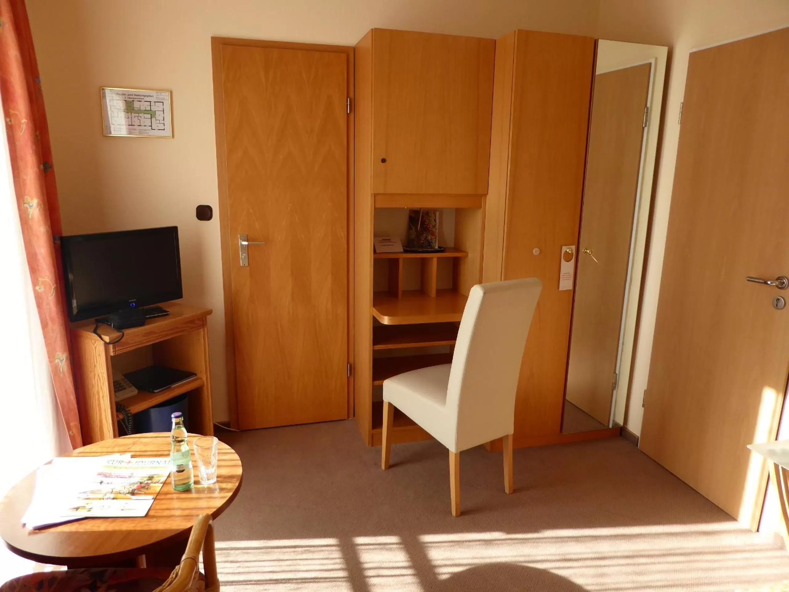 Photo of the whole room, TV/Entertainment Center in Sonnenhof