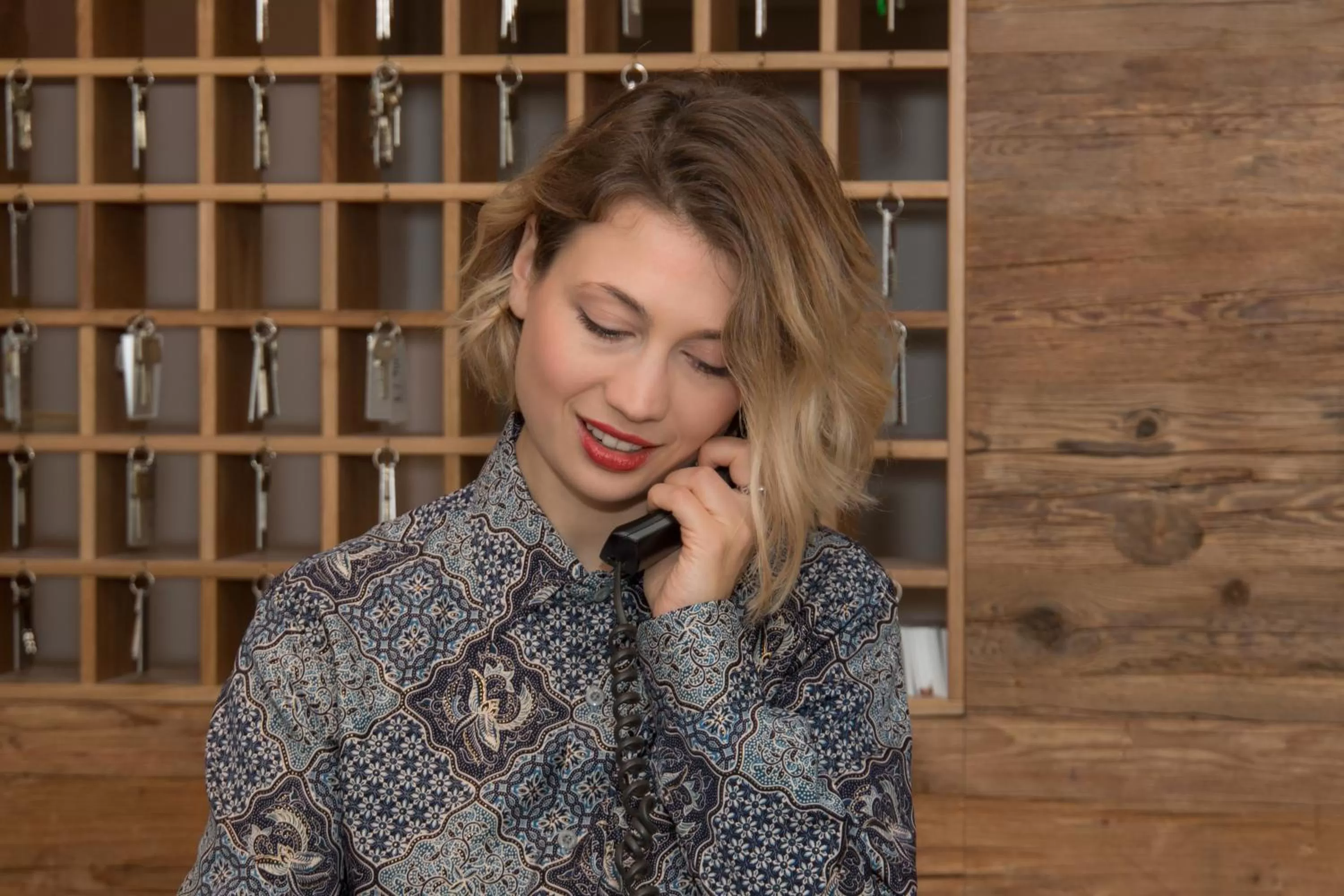 People in Downtown Vi Vadi Hotel