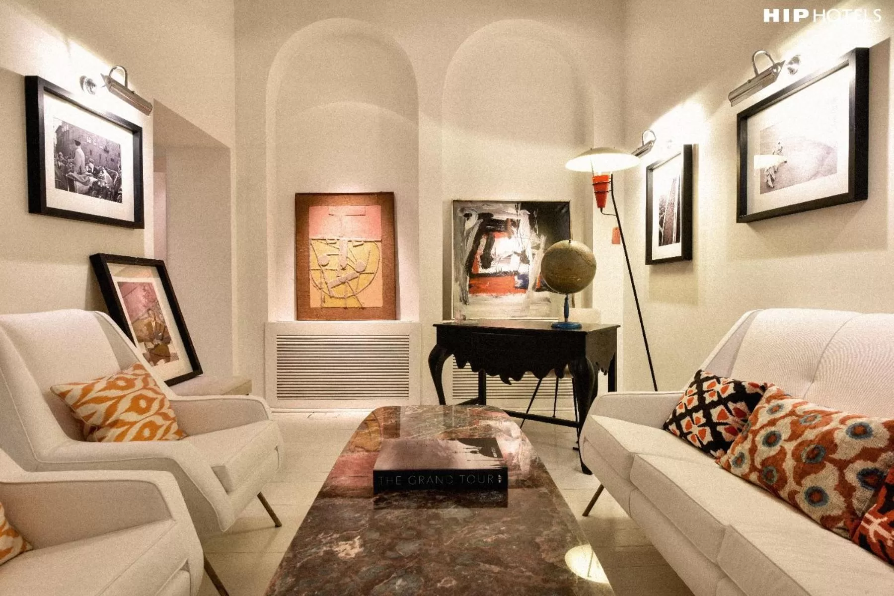 Library in Cellai Hotel Florence