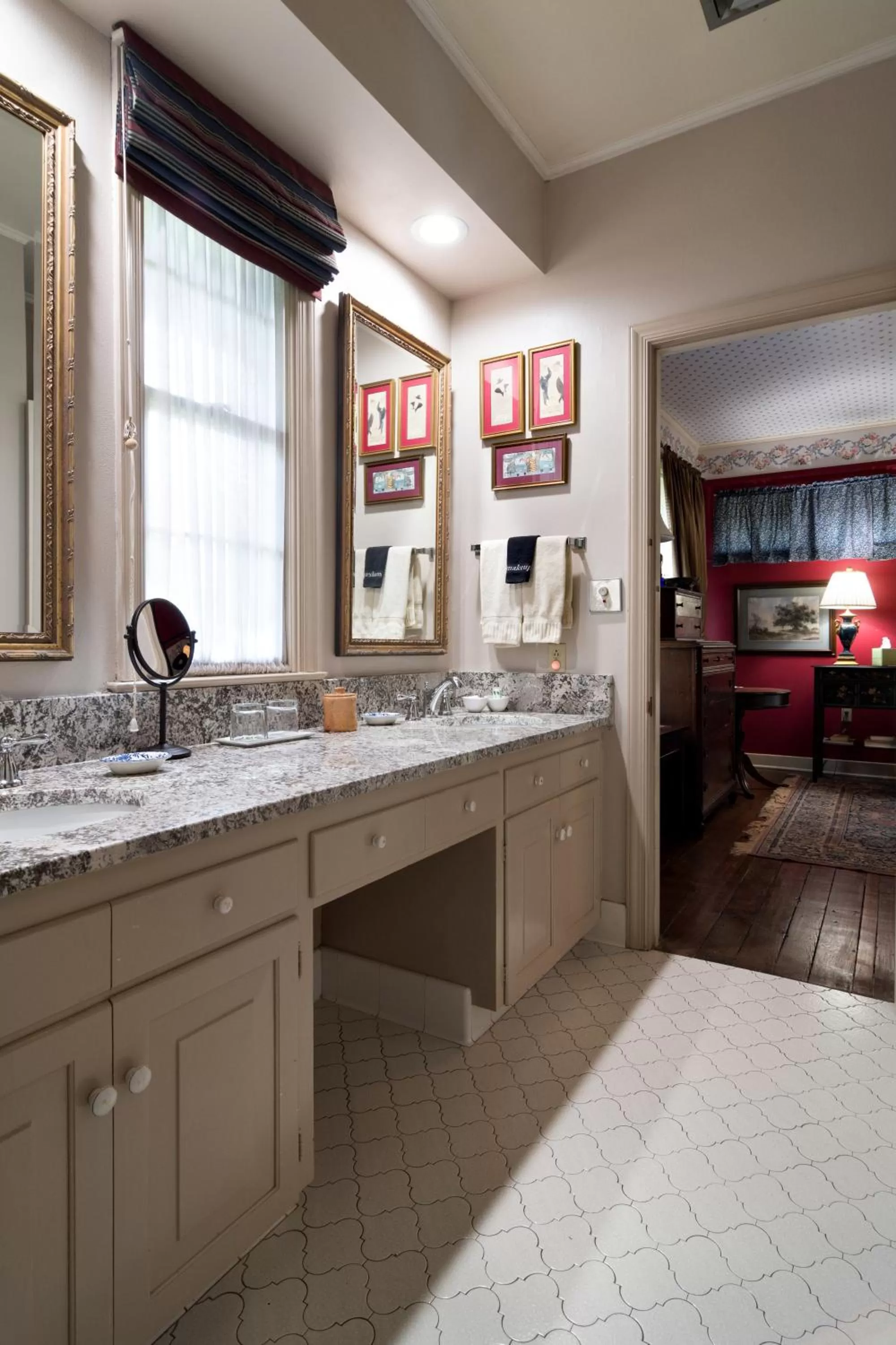 Bathroom in The Stockade Bed and Breakfast