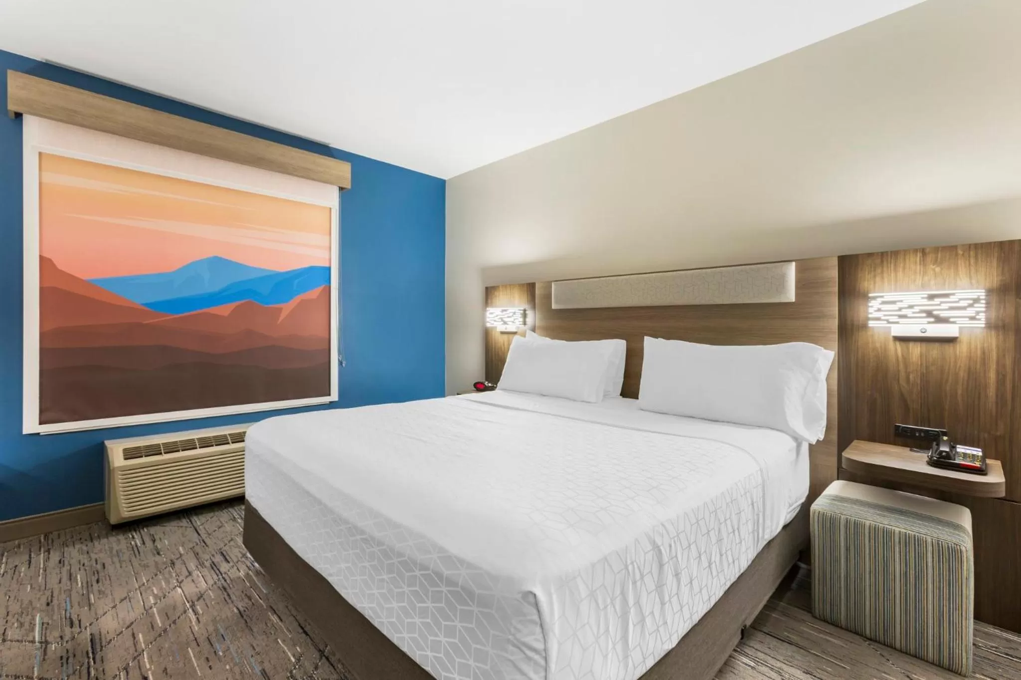 Photo of the whole room, Bed in Holiday Inn Express Belgrade-Bozeman Area by IHG