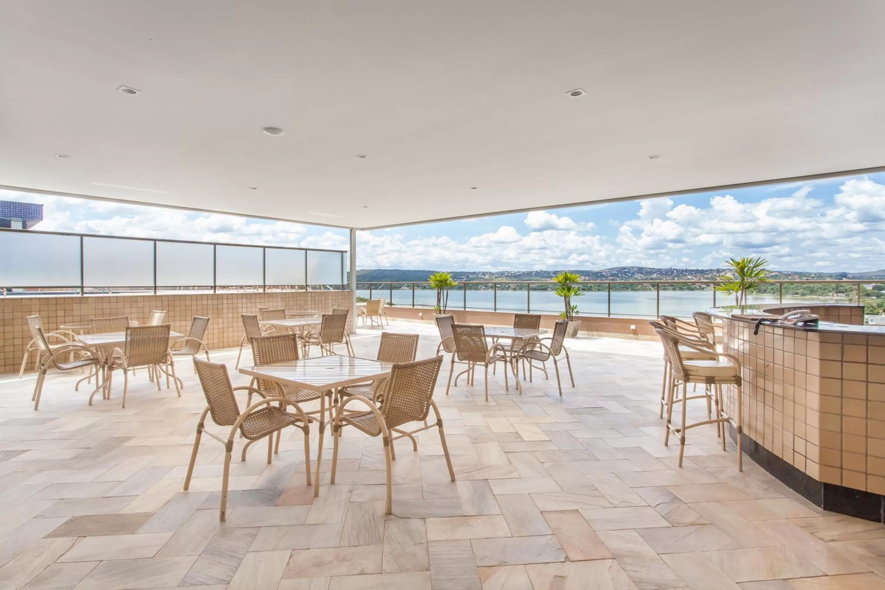 Day in Ramada Hotel & Suites Lagoa Santa By Wyndham