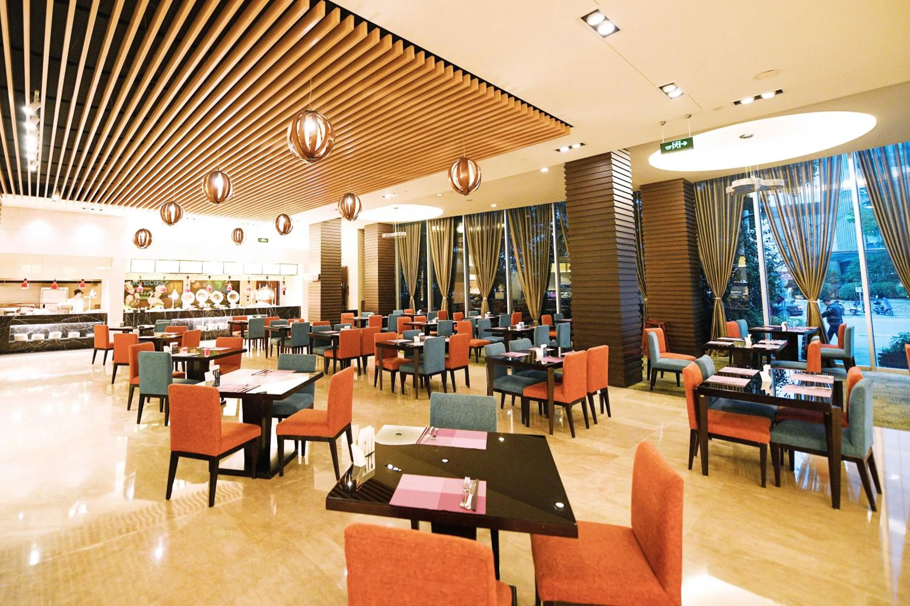 Restaurant/places to eat in Crowne Plaza Shanghai Xiayang Lake by IHG