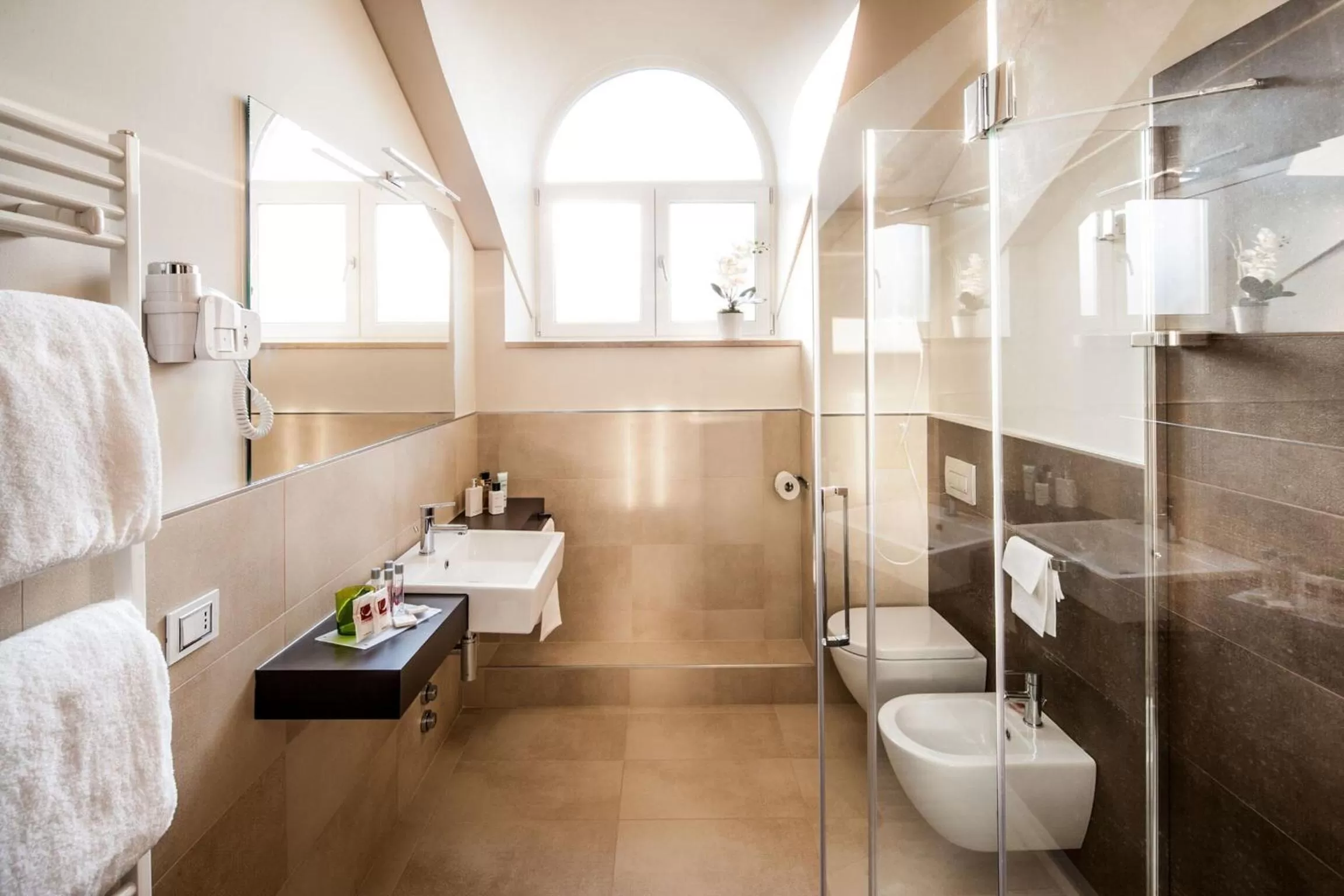 Bathroom in Hotel Concord