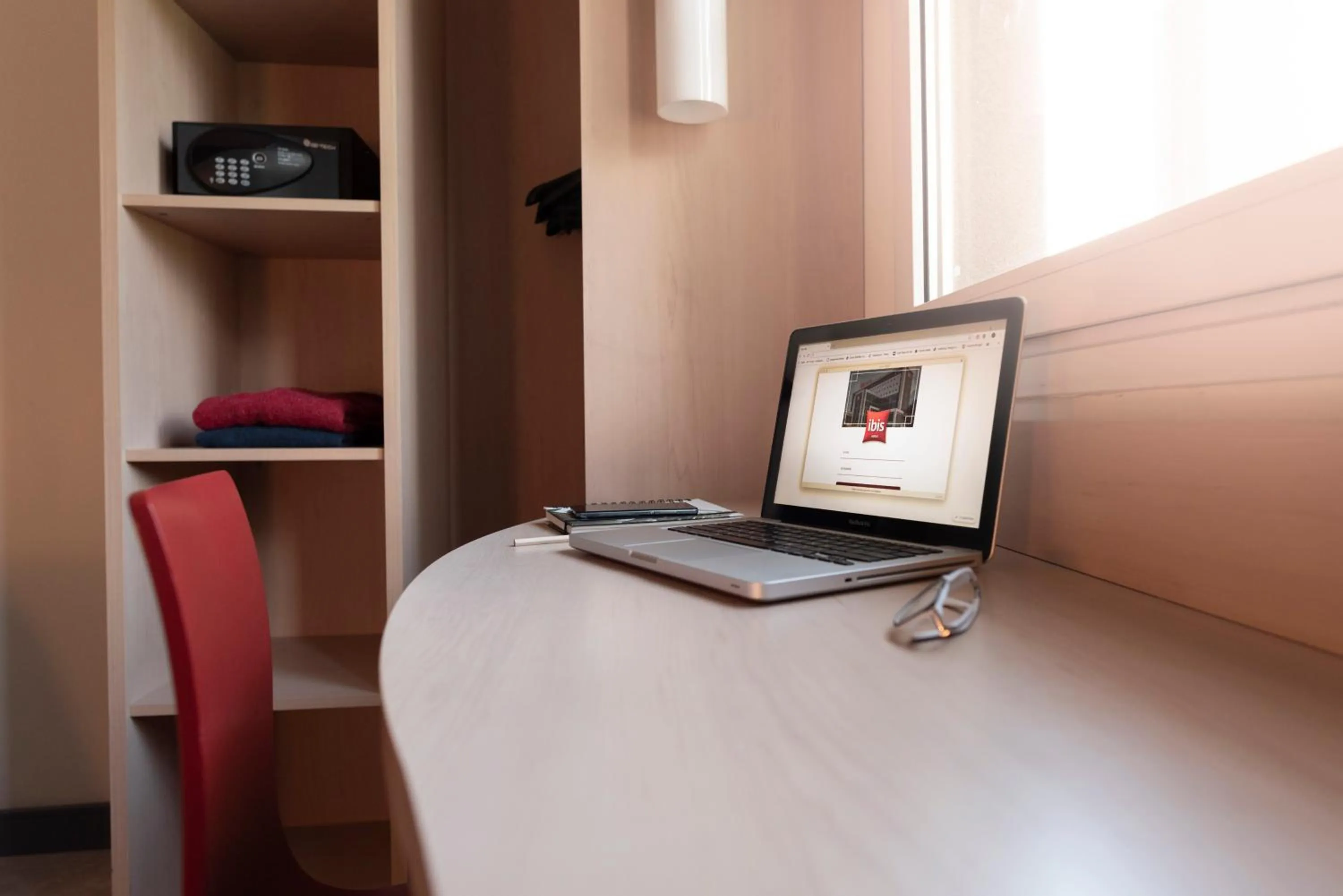 Bedroom, Bed in ibis Pilar