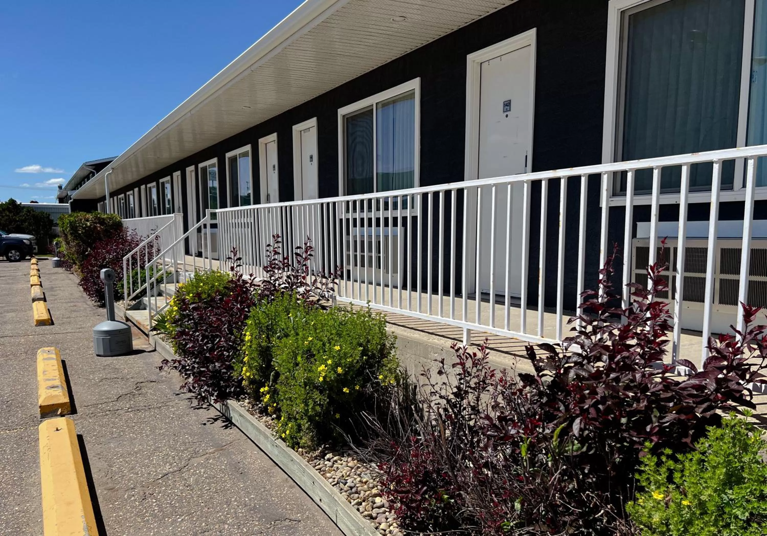 Property building in Coast Swift Current Hotel