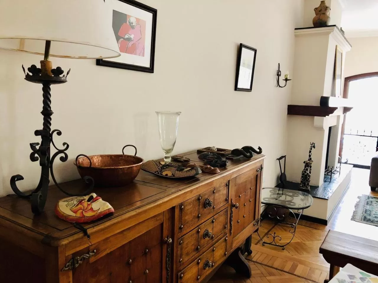 Communal lounge/ TV room, Bathroom in Posta del Ángel - Salta