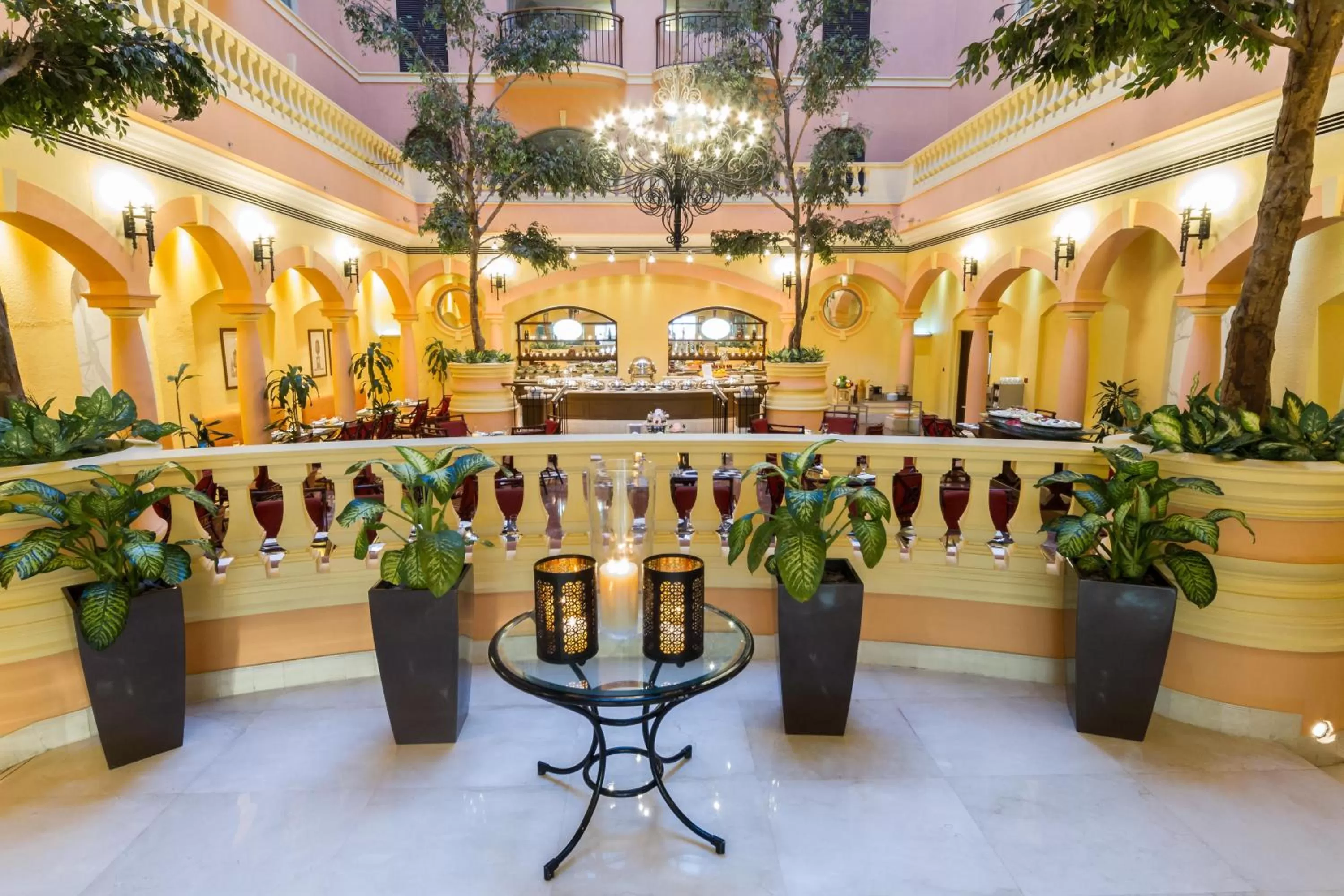 Restaurant/places to eat in Grand Excelsior Hotel Deira