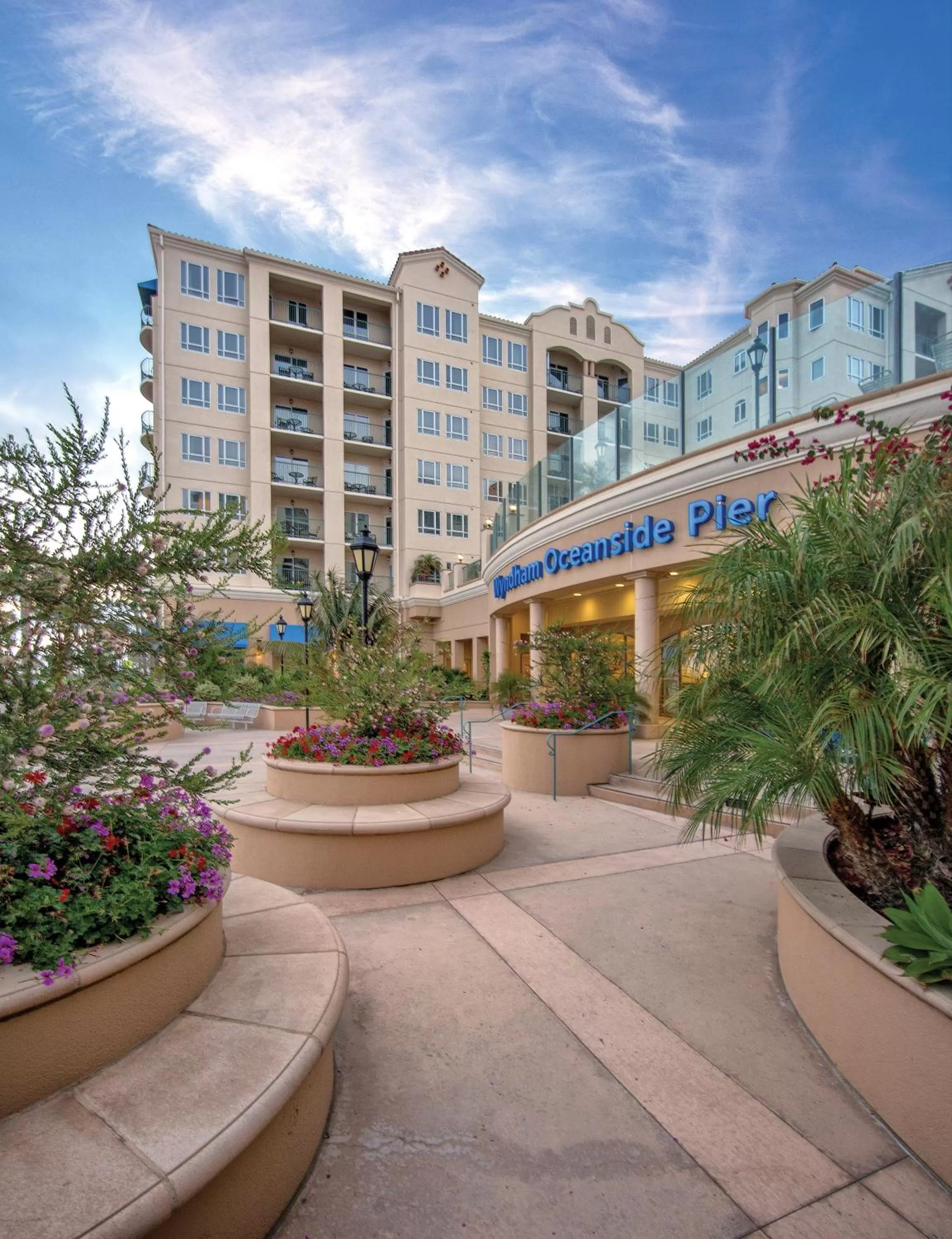 Facade/entrance in Club Wyndham Oceanside Pier Resort