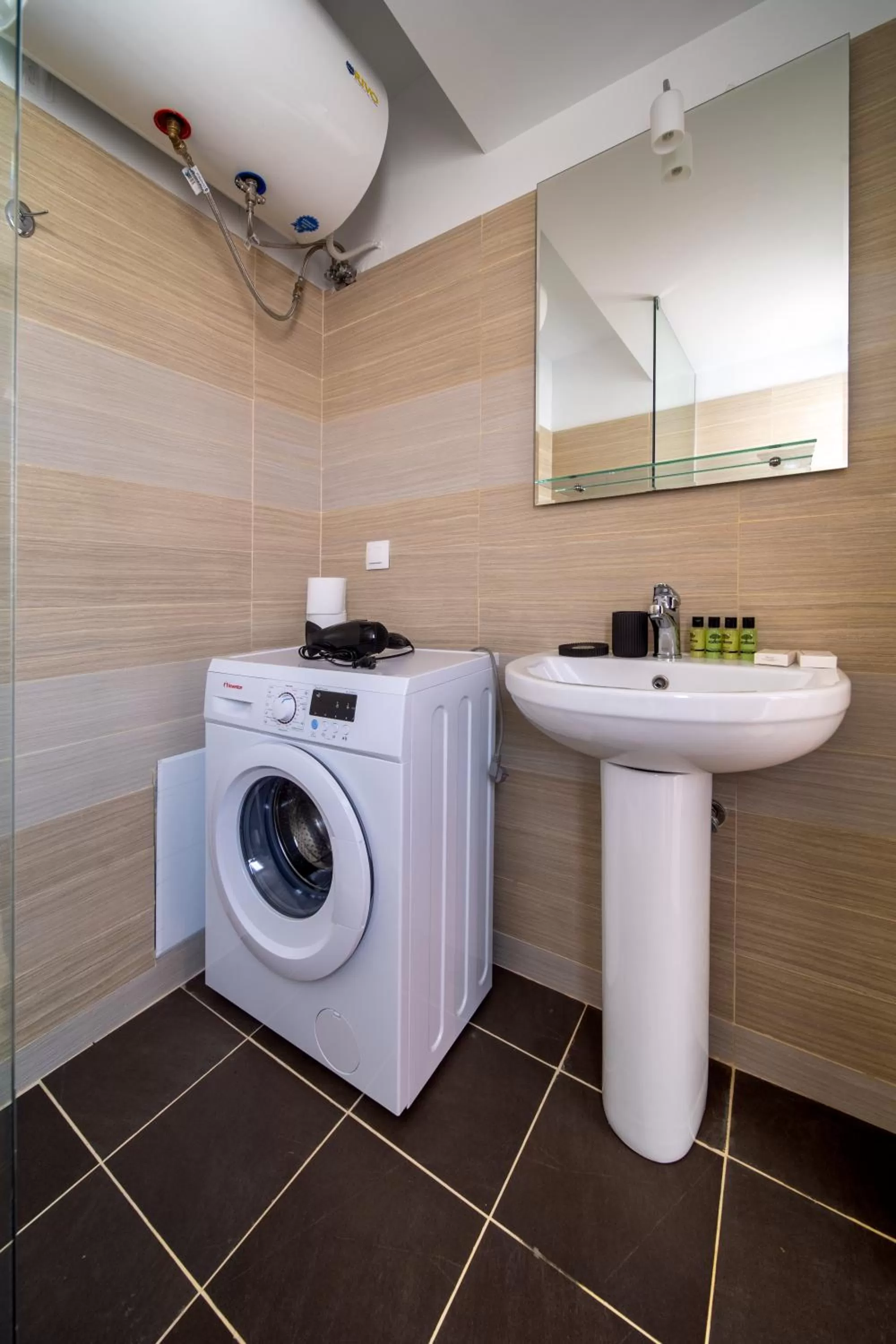 Toilet in Aris123 by Smart Cozy Suites - Apartments in the heart of Athens - 5 minutes from metro - Available 24hr