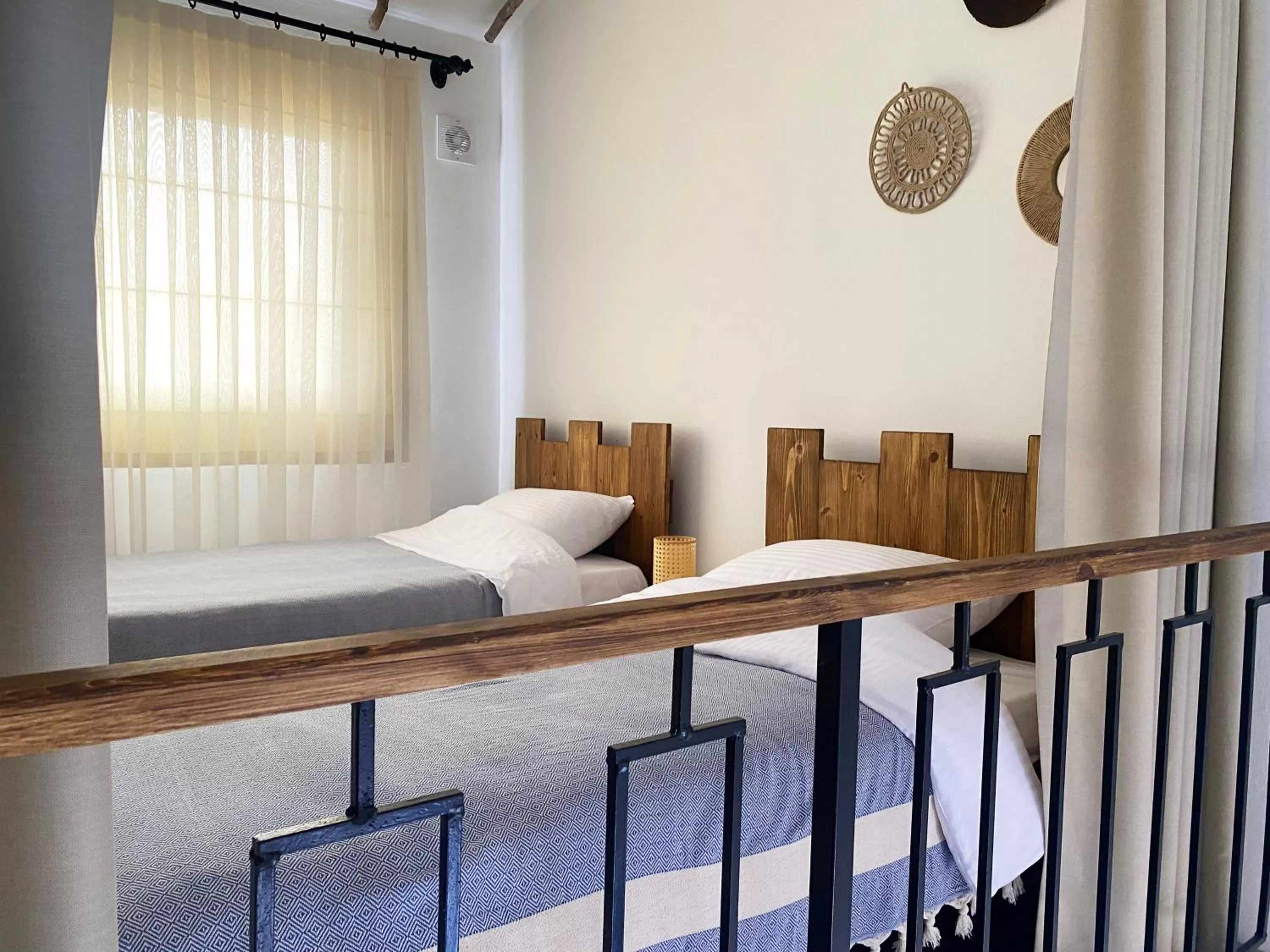 Bed in Sunside Inn Hotel