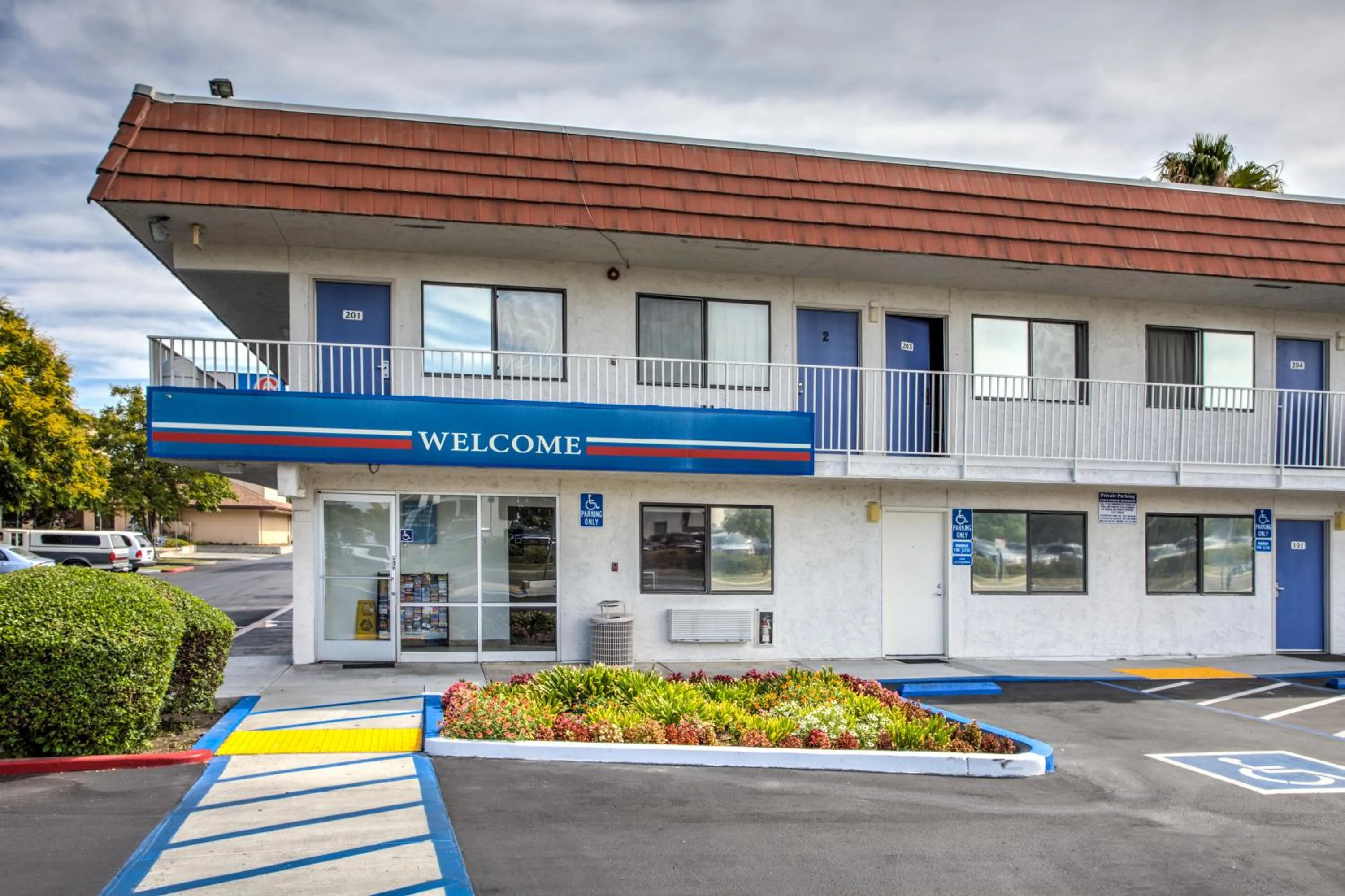 Facade/entrance in Motel 6-Vacaville, CA