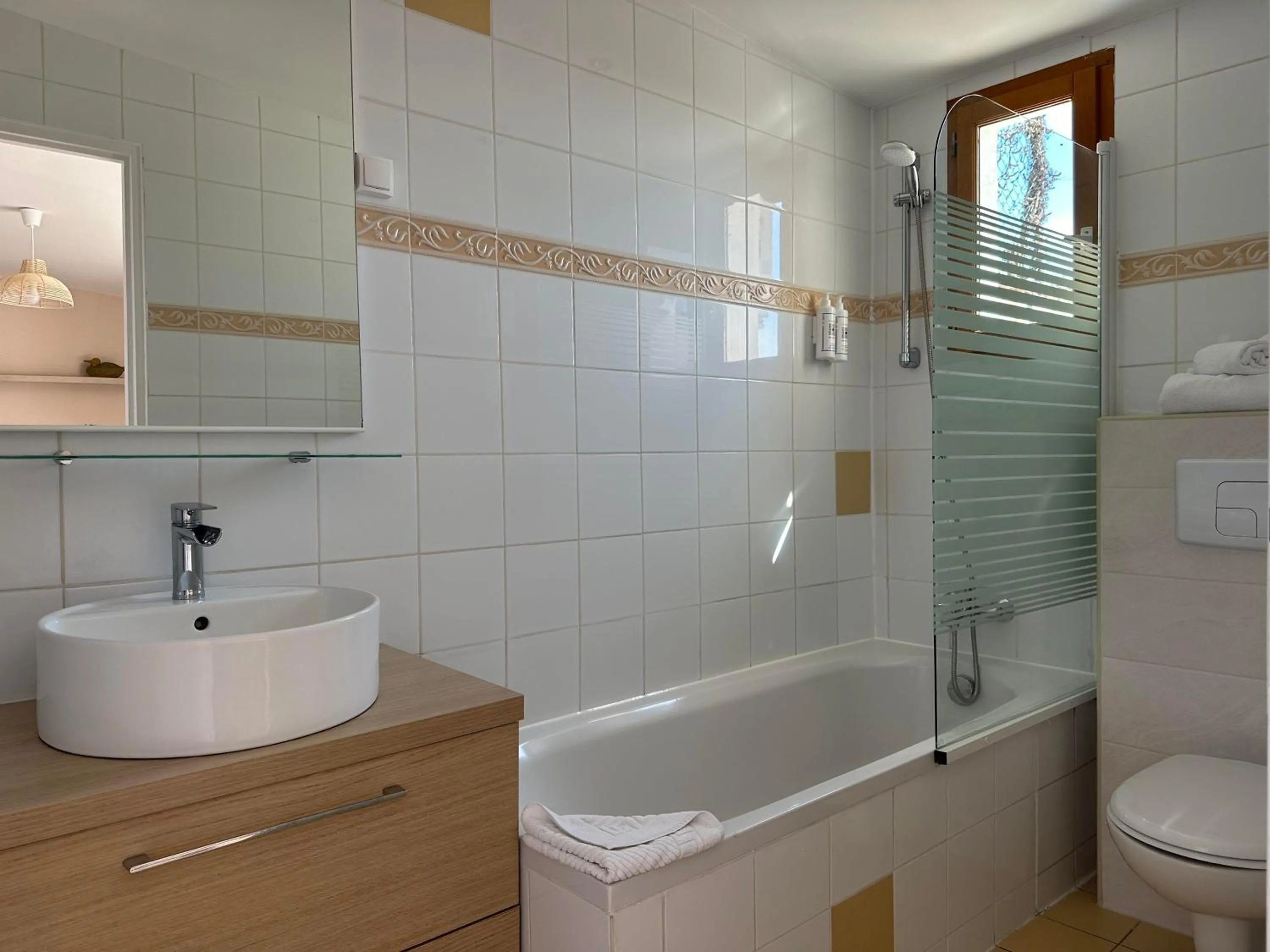 Shower in Hôtel La Fiancée du Pirate