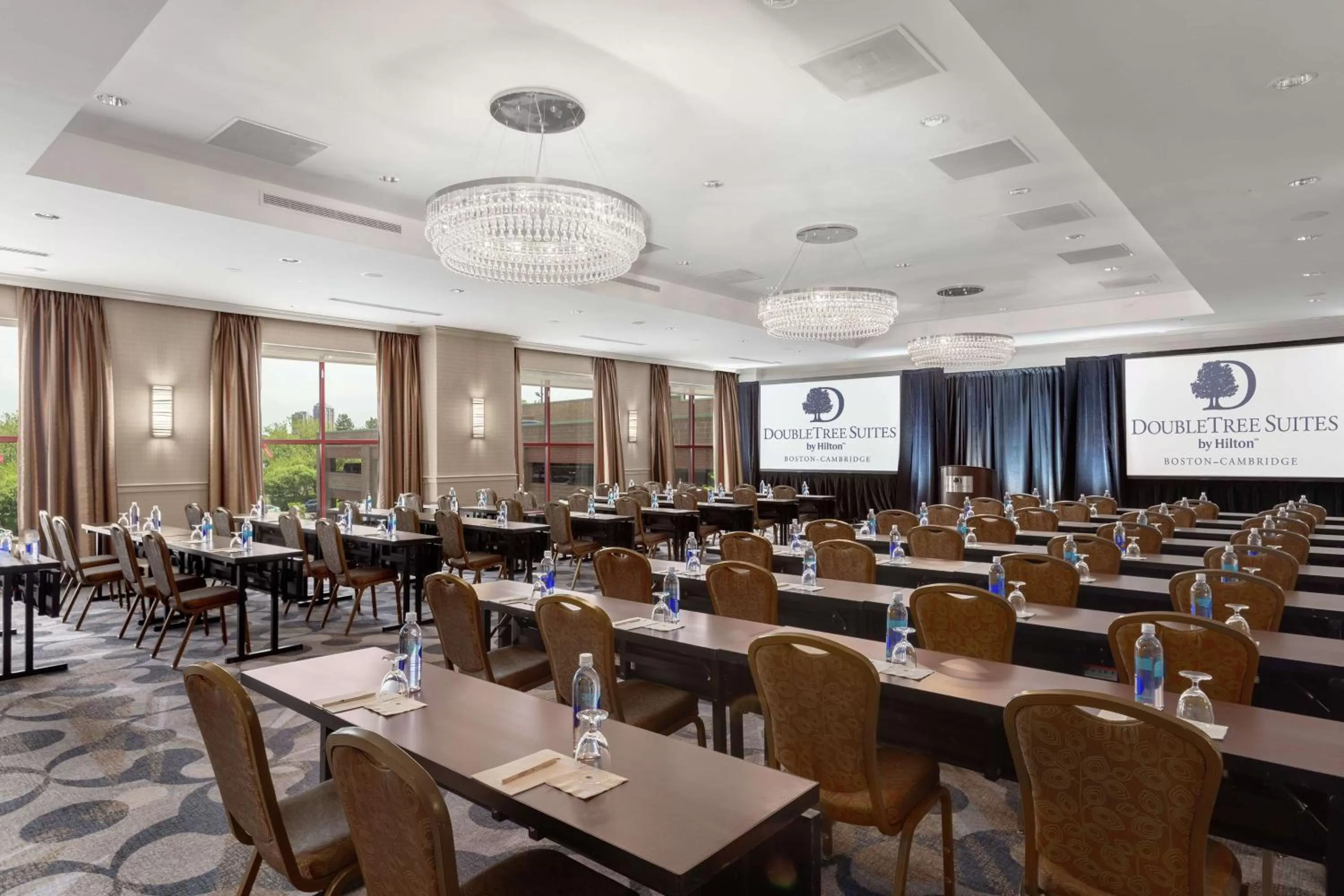 Meeting/conference room in DoubleTree Suites by Hilton Hotel Boston - Cambridge