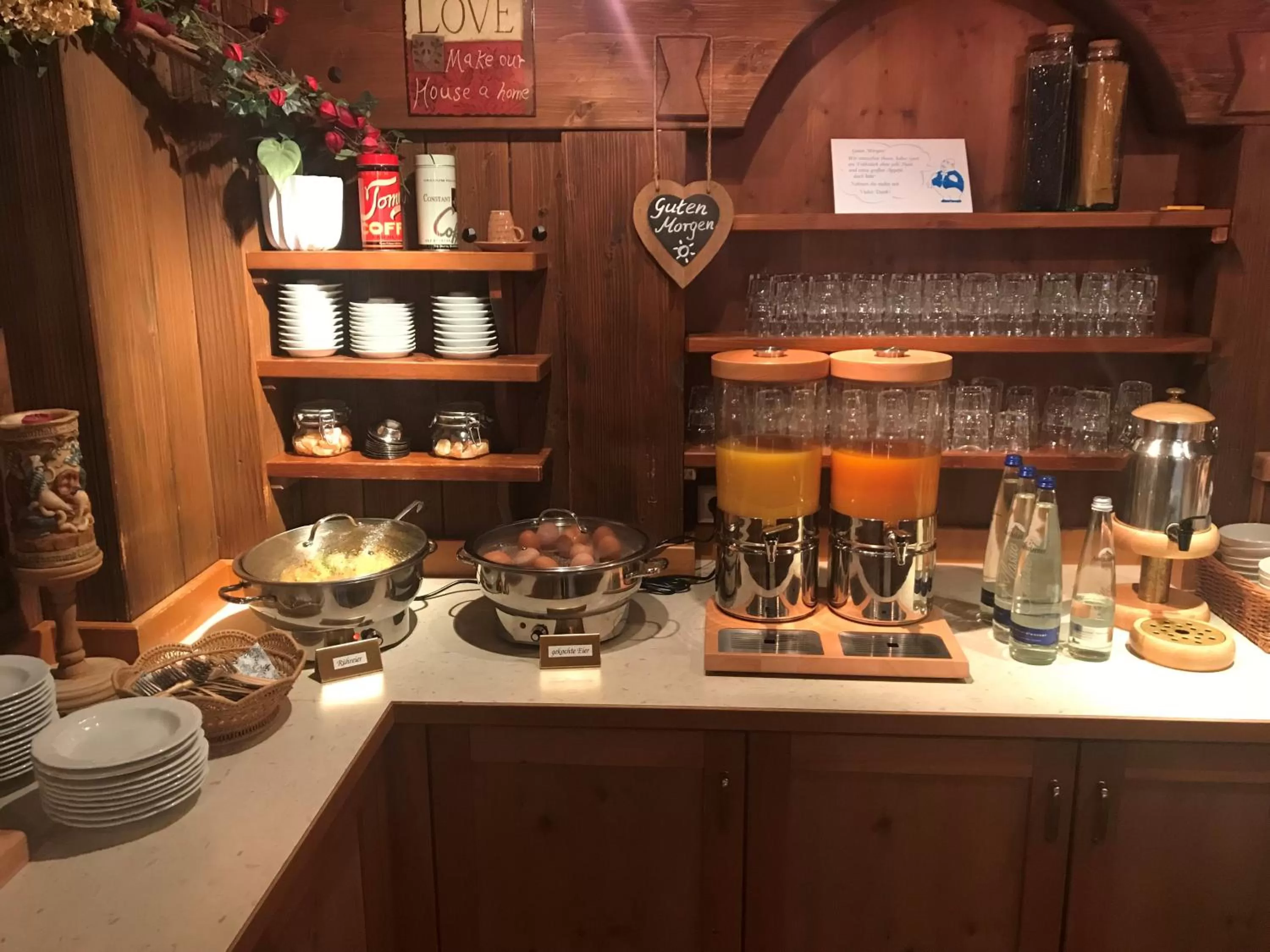Buffet breakfast in Aktivhotel & Gasthof Schmelz Ihr familienfreundliches Urlaubs Hotel mit Wellness Almsauna ab Februar Chiemgau Karte