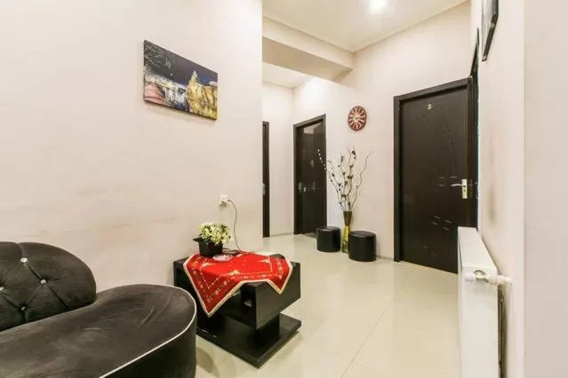 Seating Area in Shatell