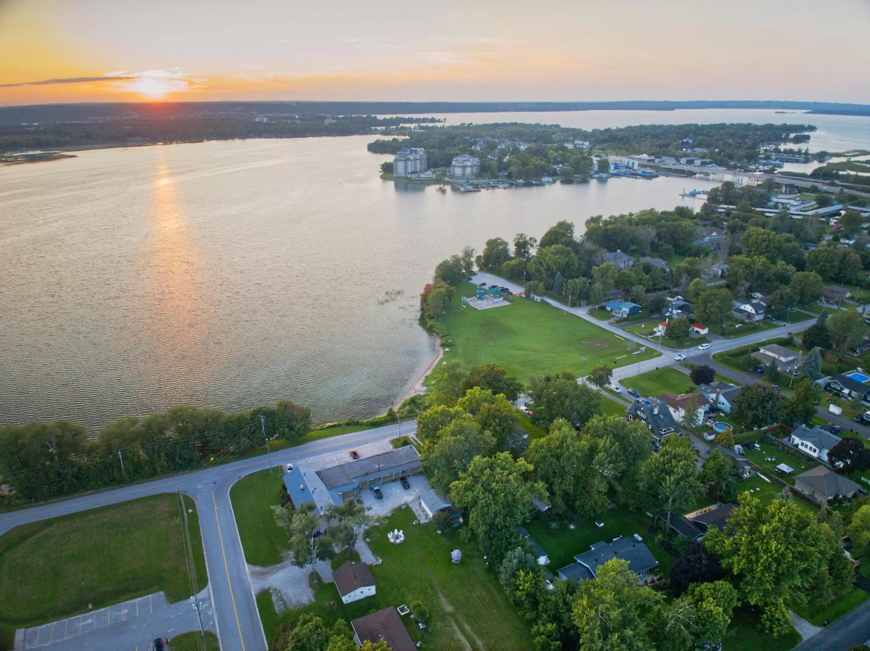 Property building in Lakeside Inn