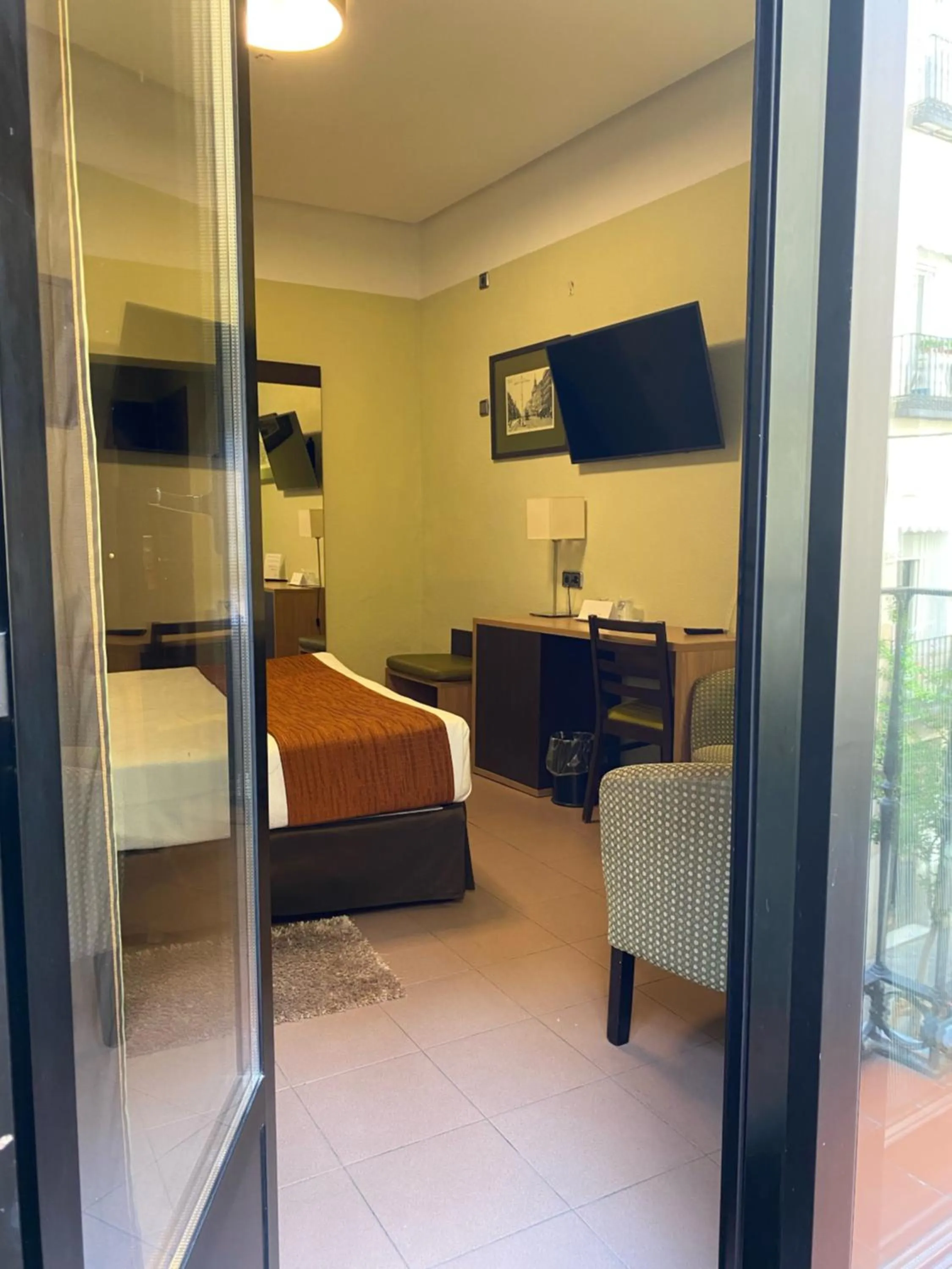 Photo of the whole room, Bed in Hostal Ballesta