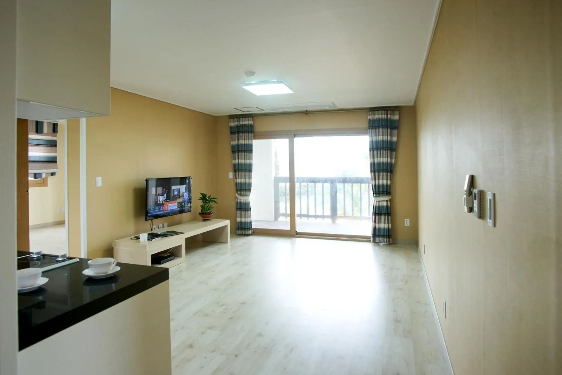 Two-Bedroom Apartment in Oceantree House Two-Bedroom Apartment in Oceantree House