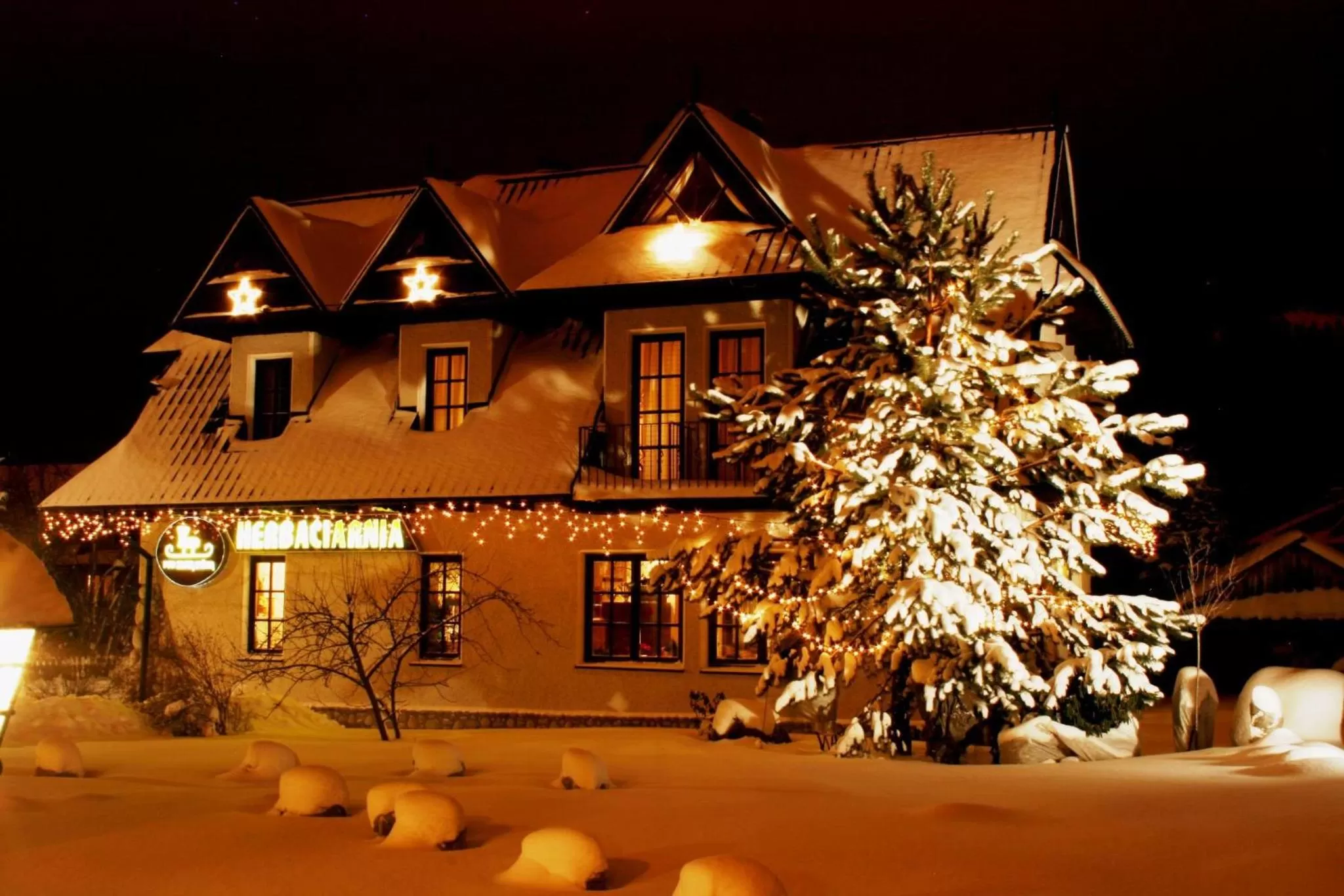 Facade/entrance, Property Building in Gościniec i Herbaciarnia Pod Złotą Łyżwą