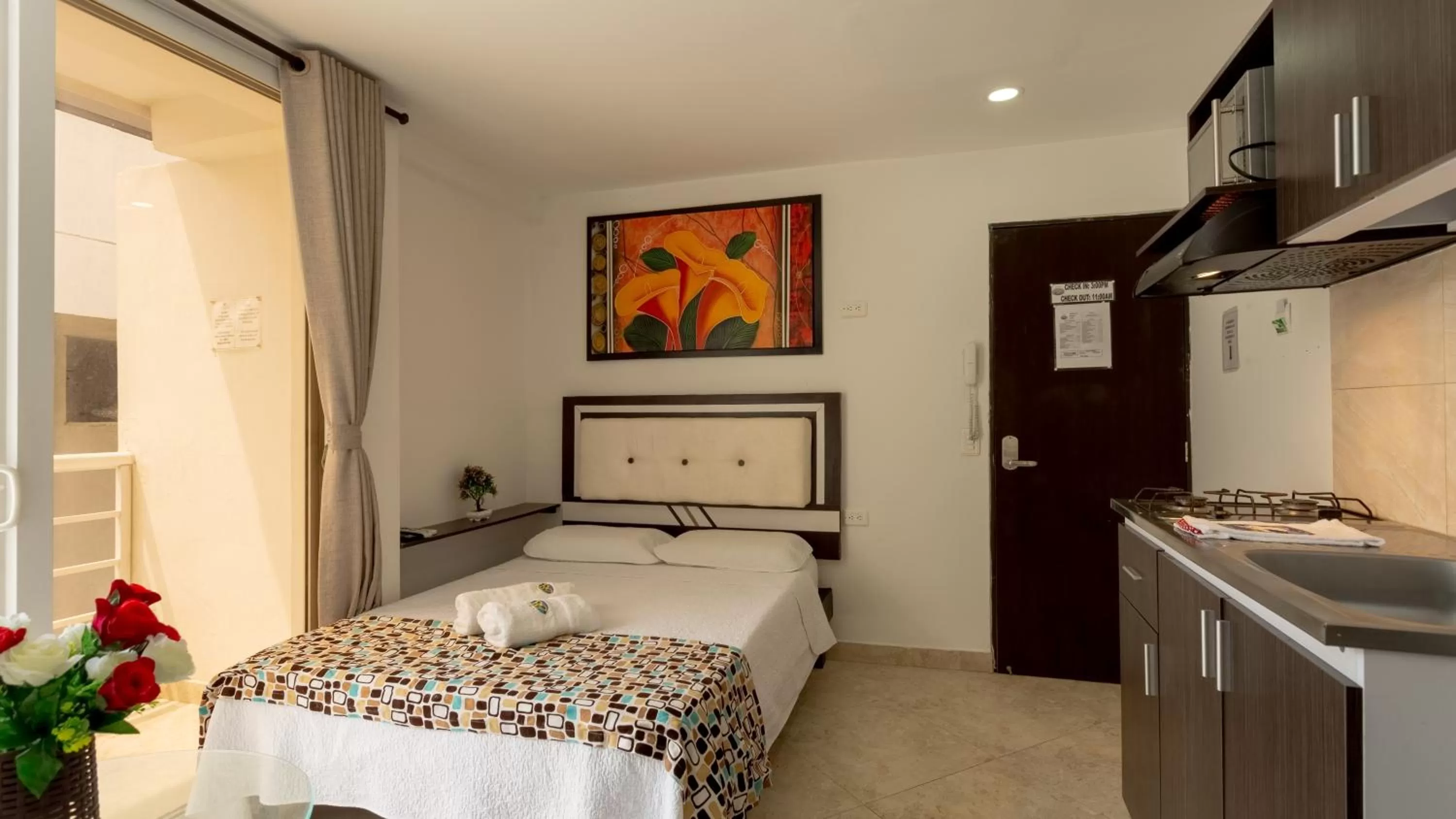 Photo of the whole room, Bed in Hollywood Beach Suite