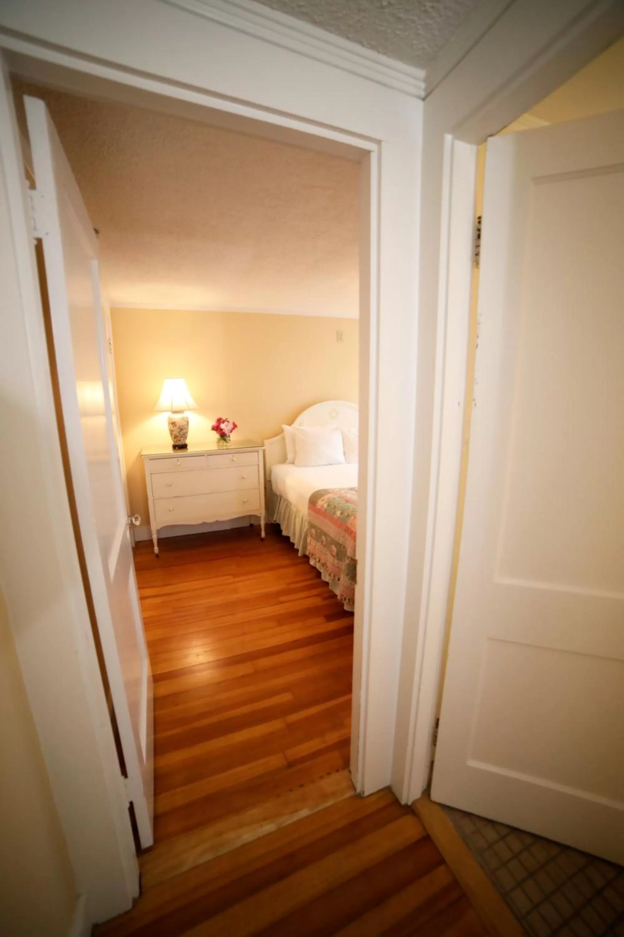 Bedroom, Bed in The Kennebunk Inn