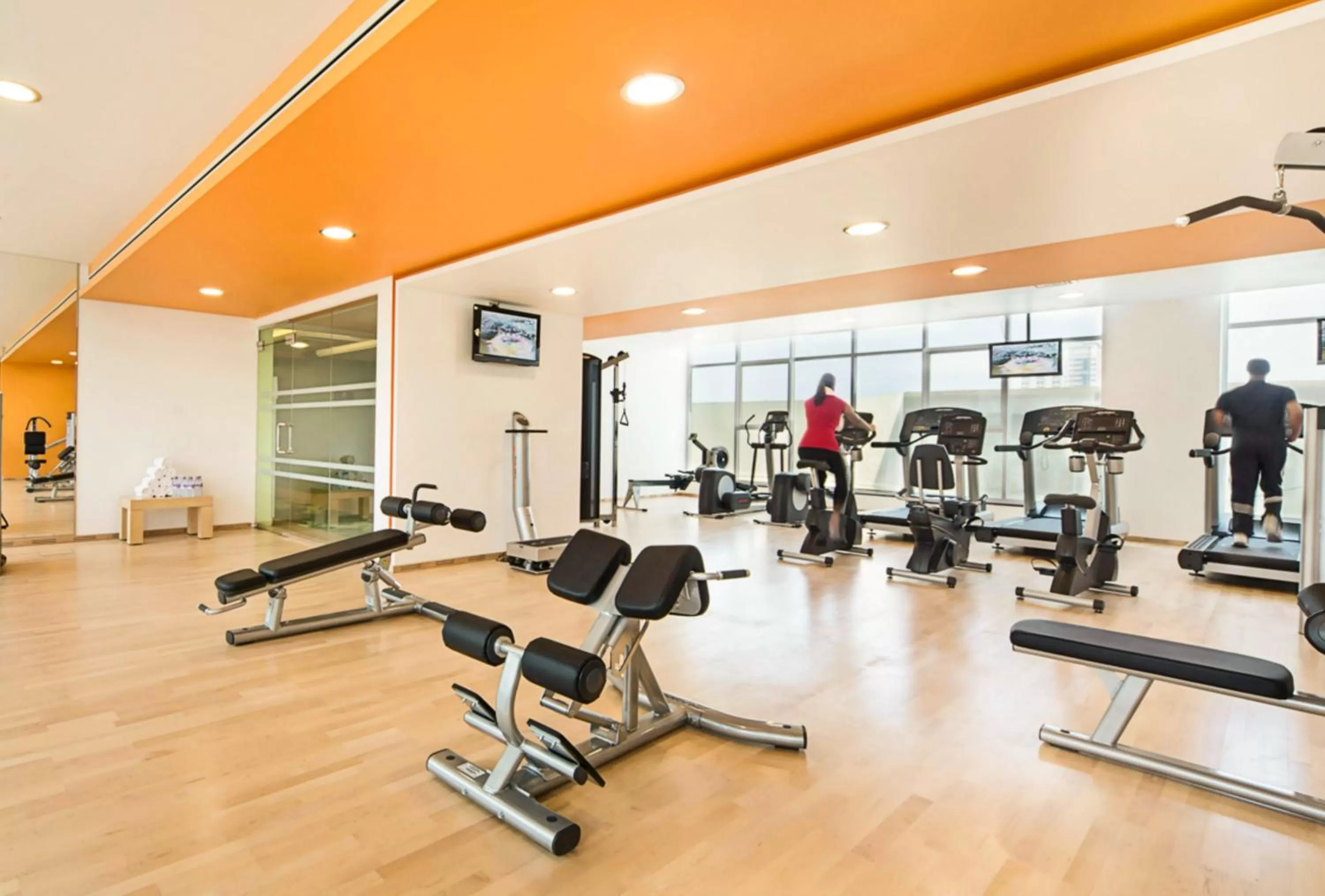 Fitness centre/facilities in Al Khoory Executive Hotel, Al Wasl