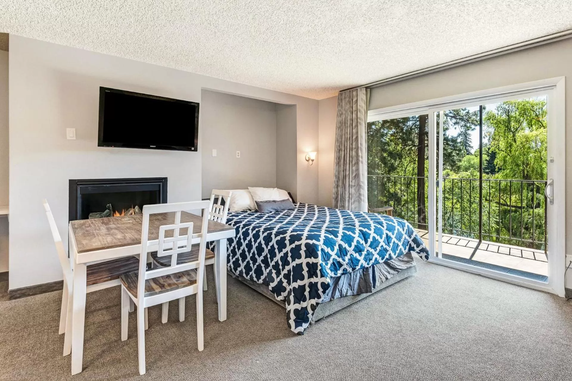 Bed in Bend Riverside Condos