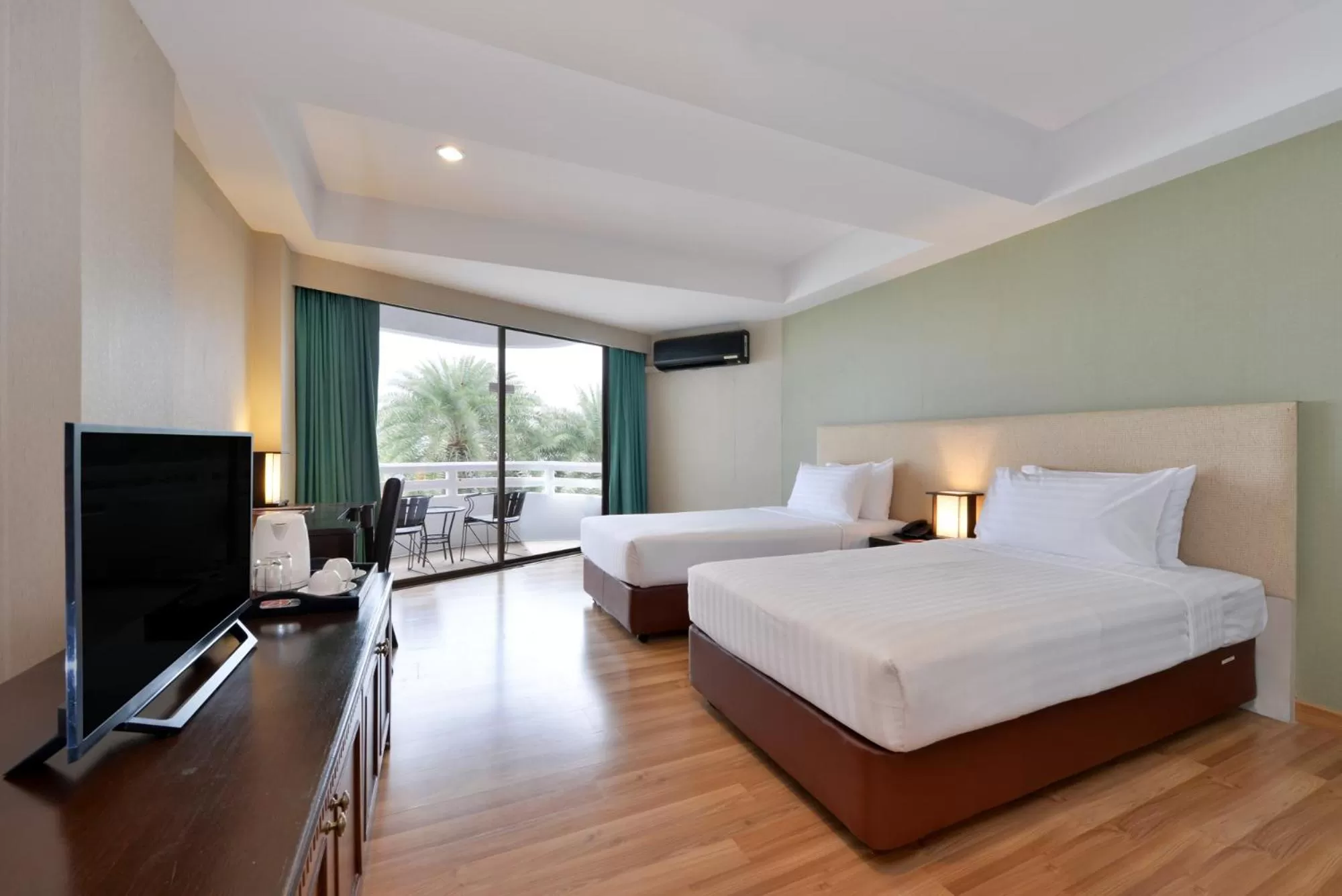 Bedroom, Bed in D Varee Jomtien Beach, Pattaya