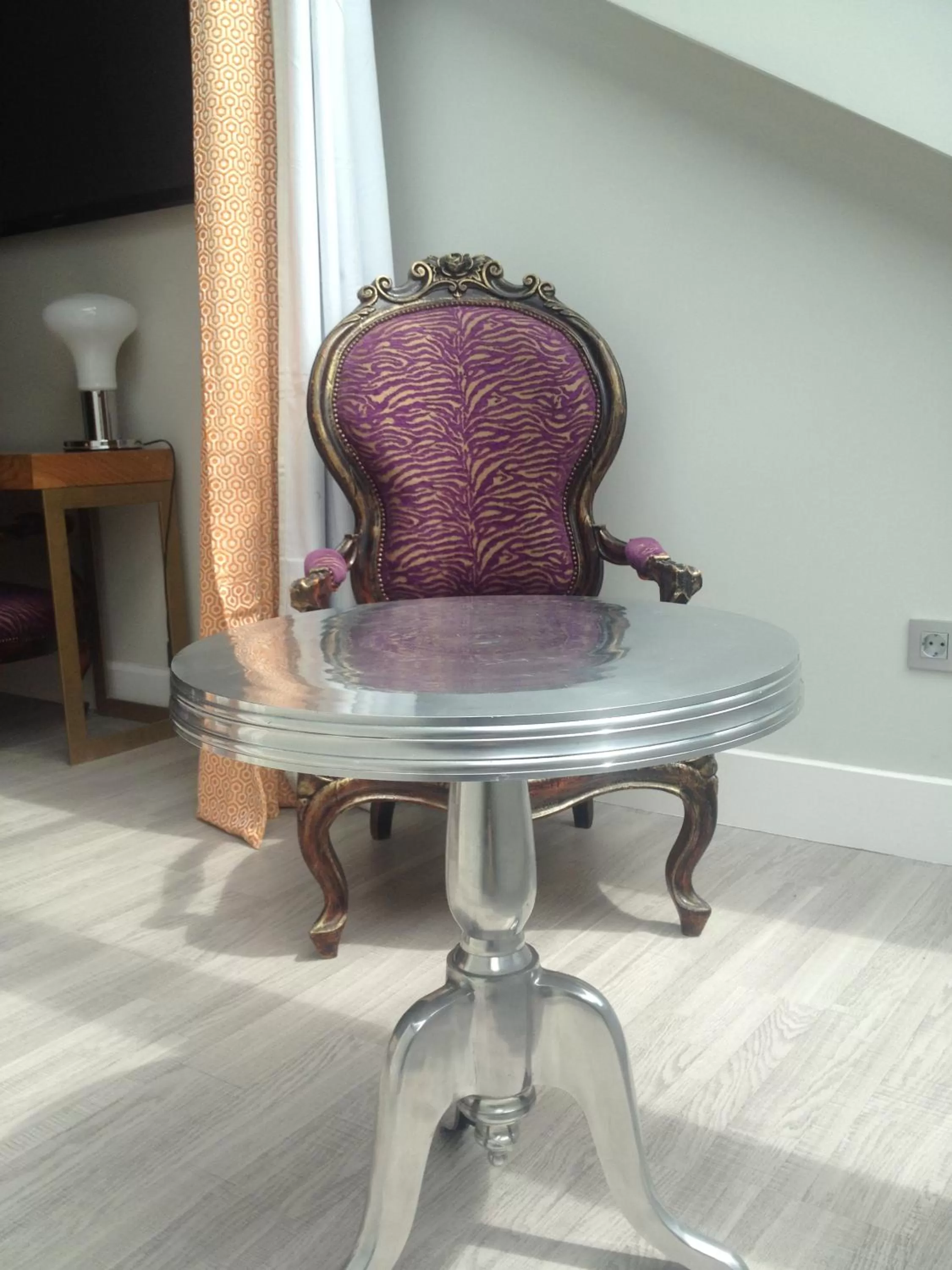 Seating area in Hotel Art Santander