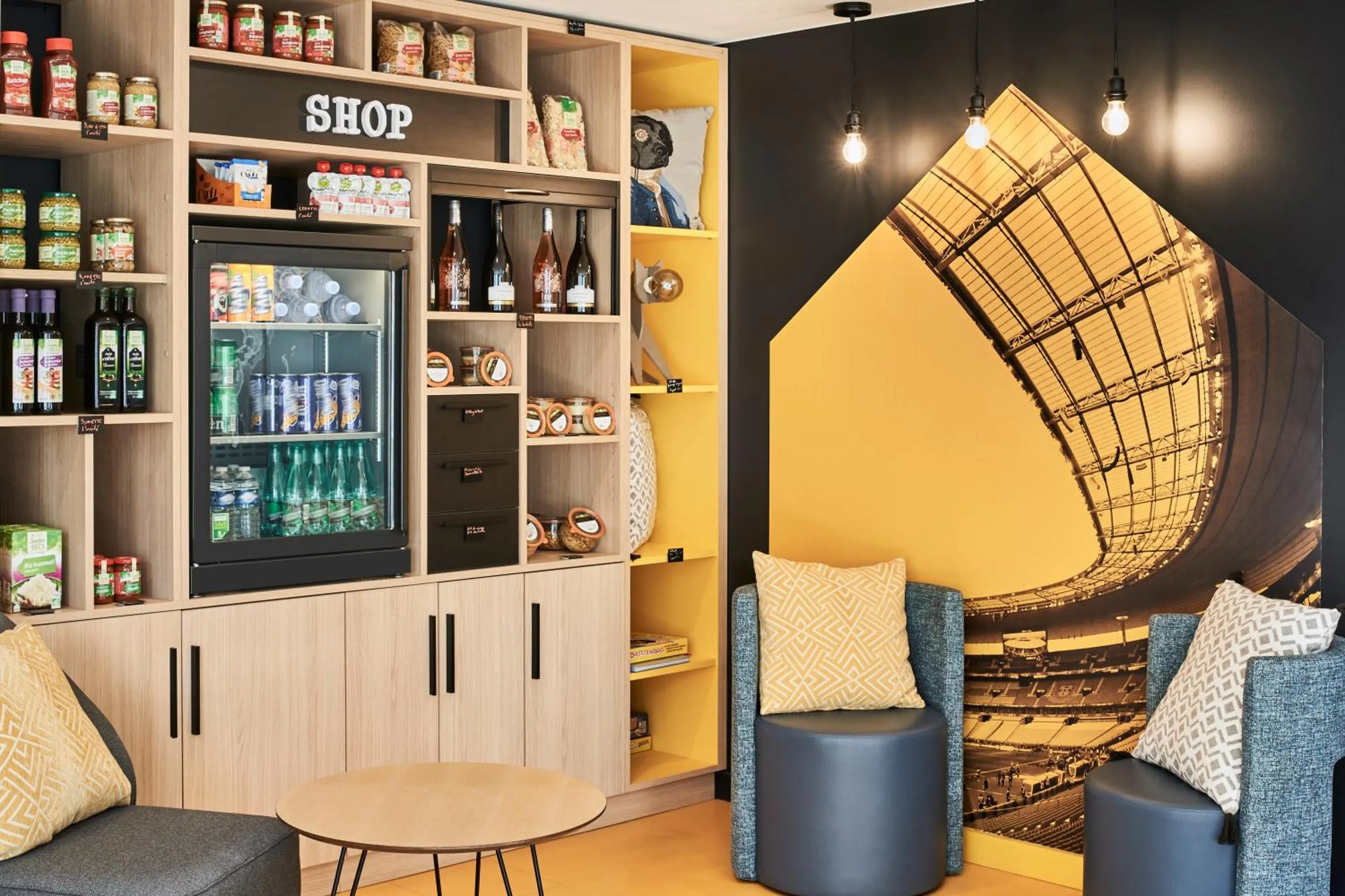 On-site shops in Aparthotel Adagio Access Paris Saint-Denis Pleyel