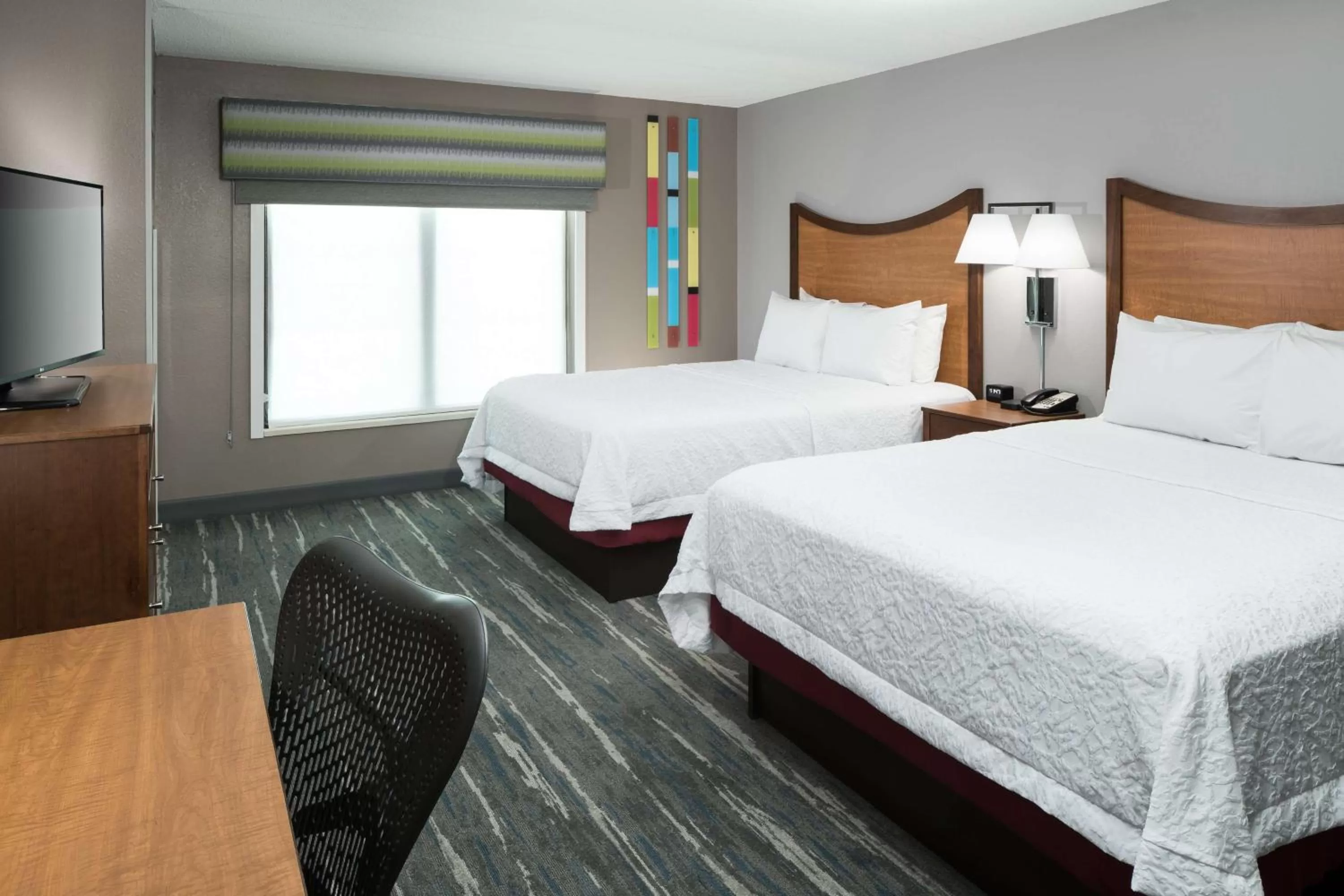 Bed in Hampton Inn & Suites Chicago North Shore