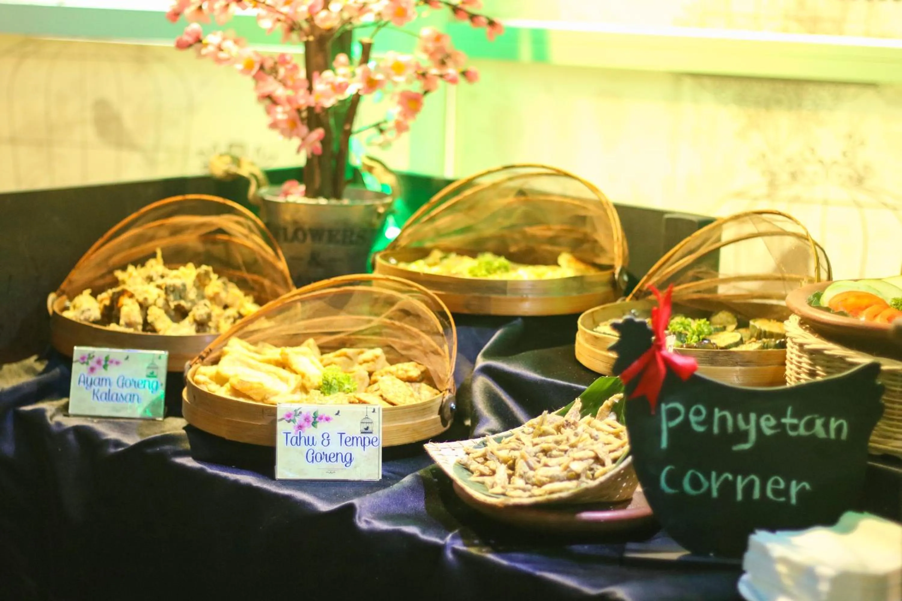 Lunch in Bekizaar Hotel Surabaya