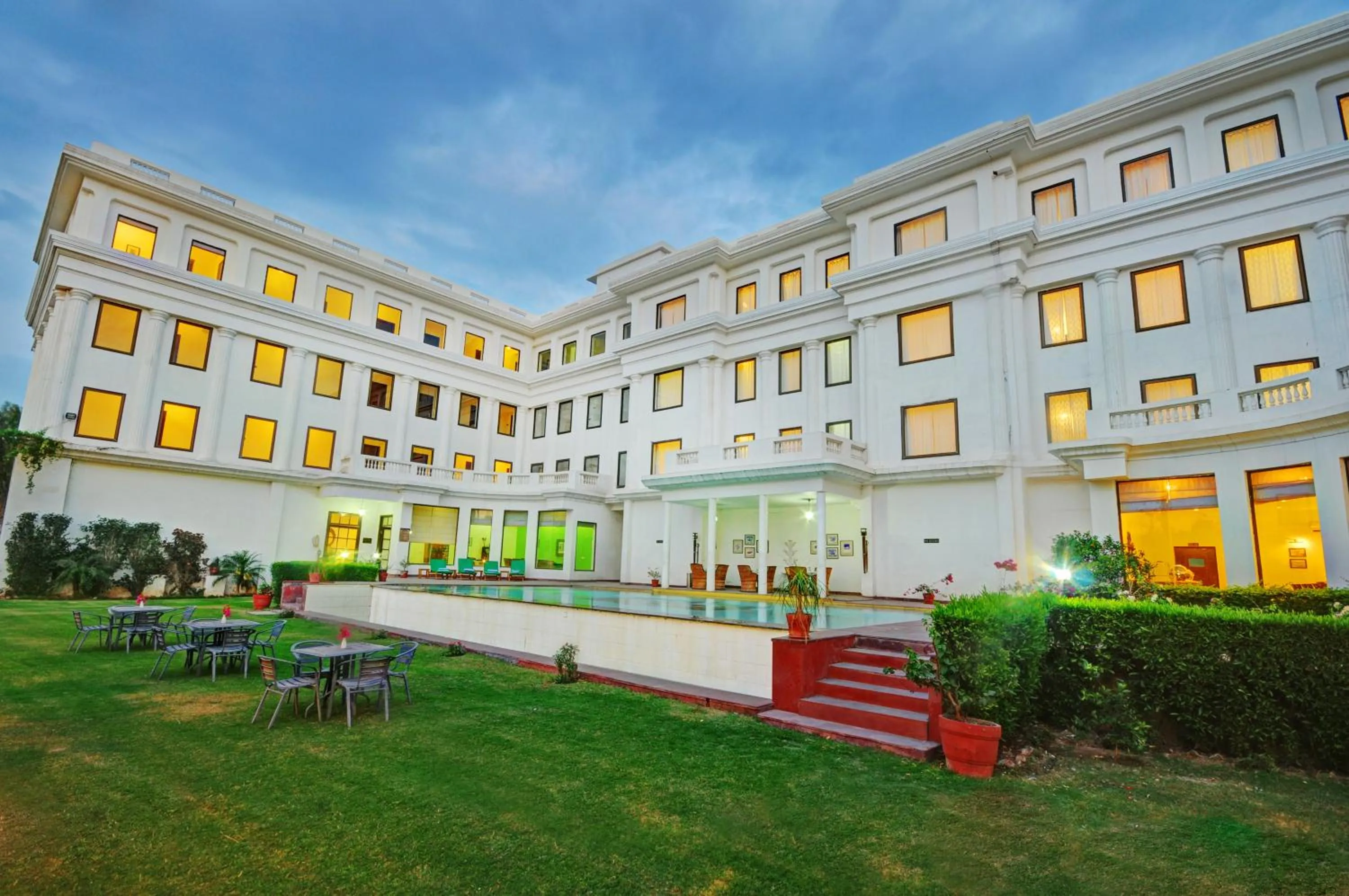 Facade/entrance in The Hadoti Palace, Bundi