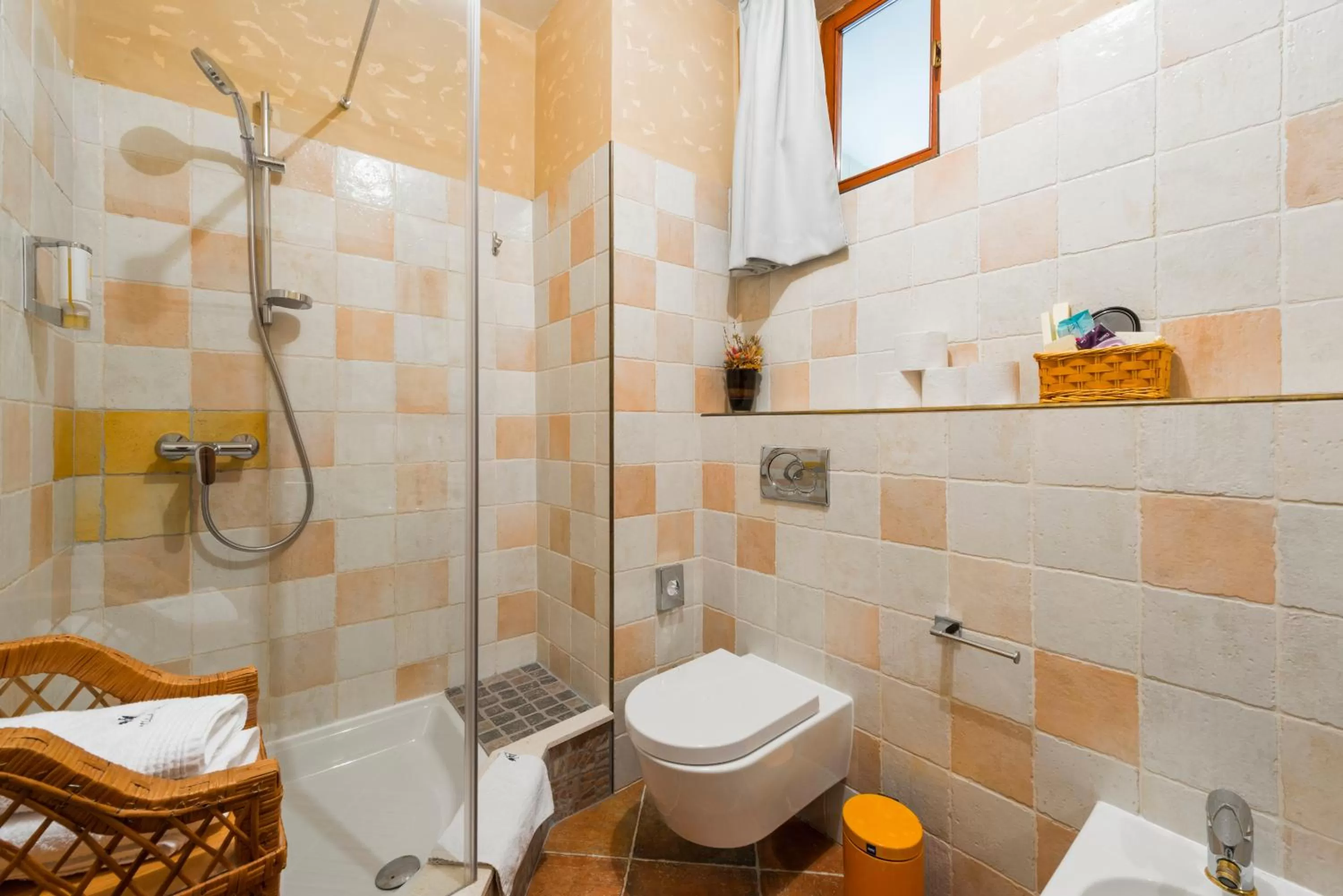 Shower in Villa Nora Hvar