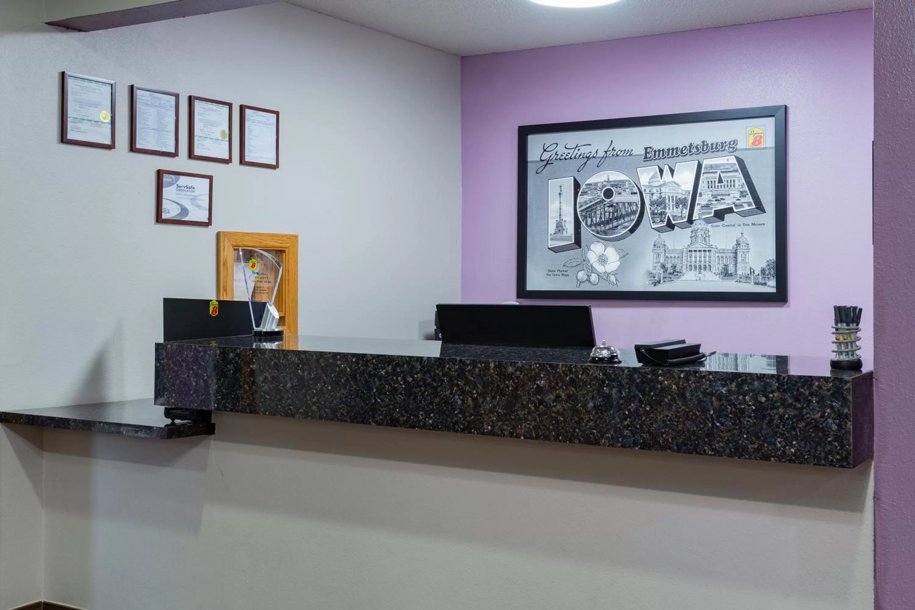 Lobby or reception in Super 8 by Wyndham Emmetsburg