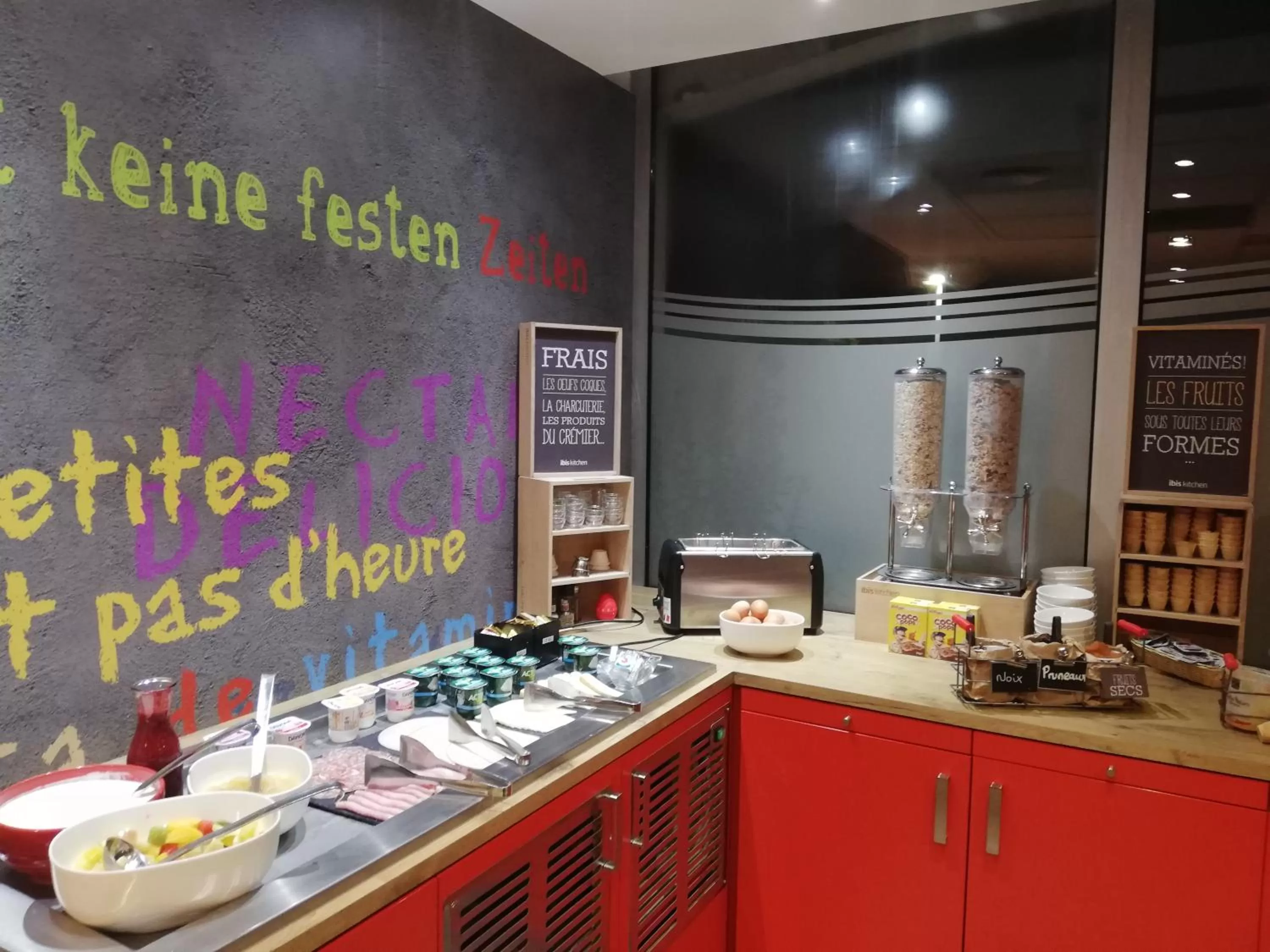 Buffet breakfast in Hotel ibis Narbonne