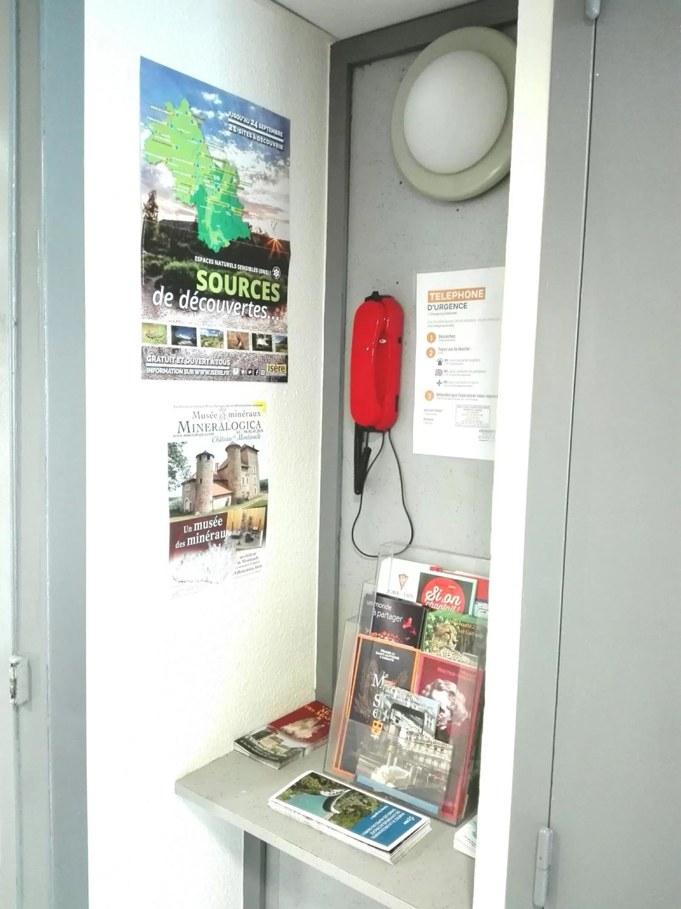 Lobby or reception in Premiere Classe Grenoble Sud - Gieres Universite