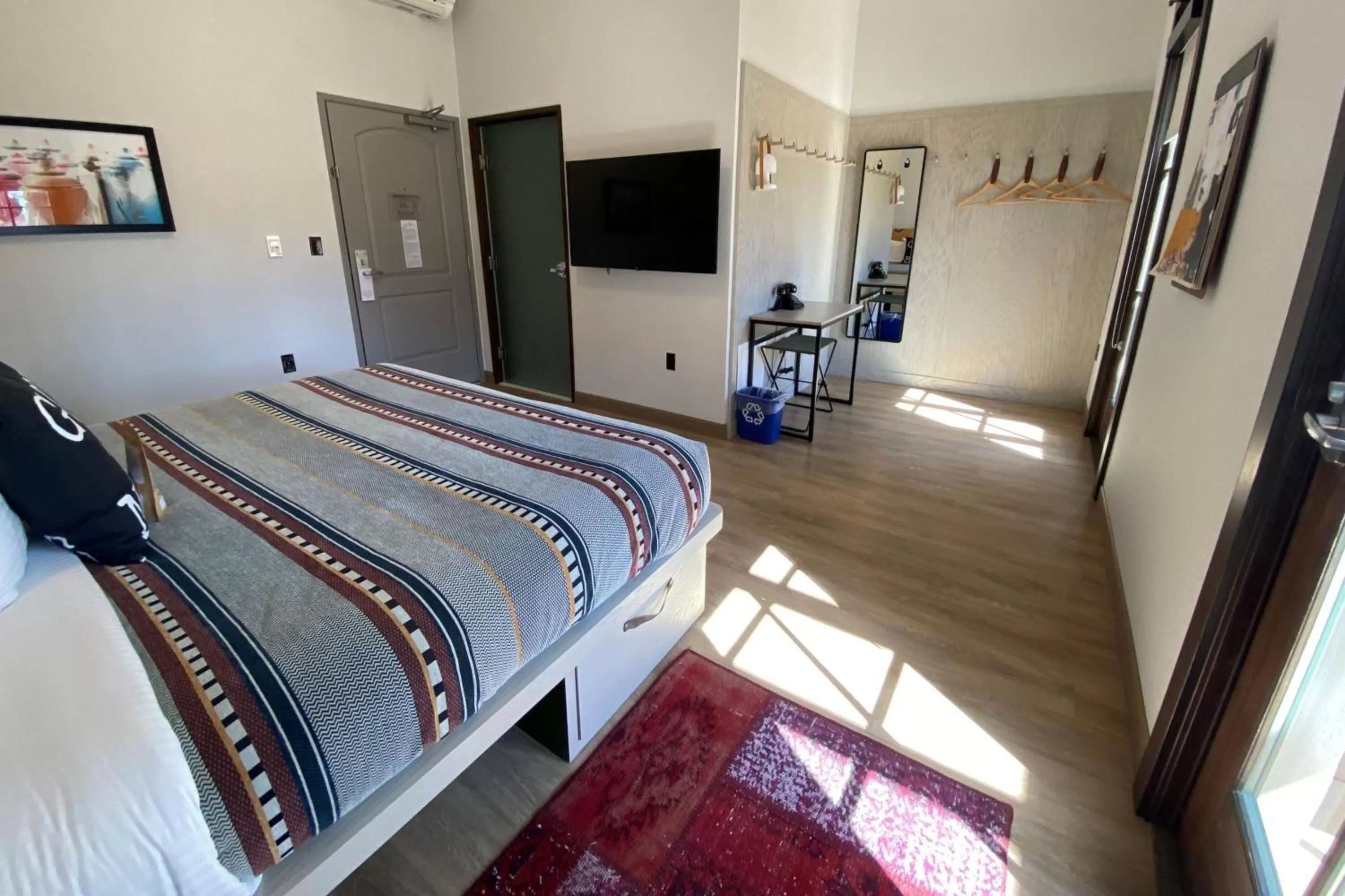 Photo of the whole room, Bed in Moxy Santa Barbara