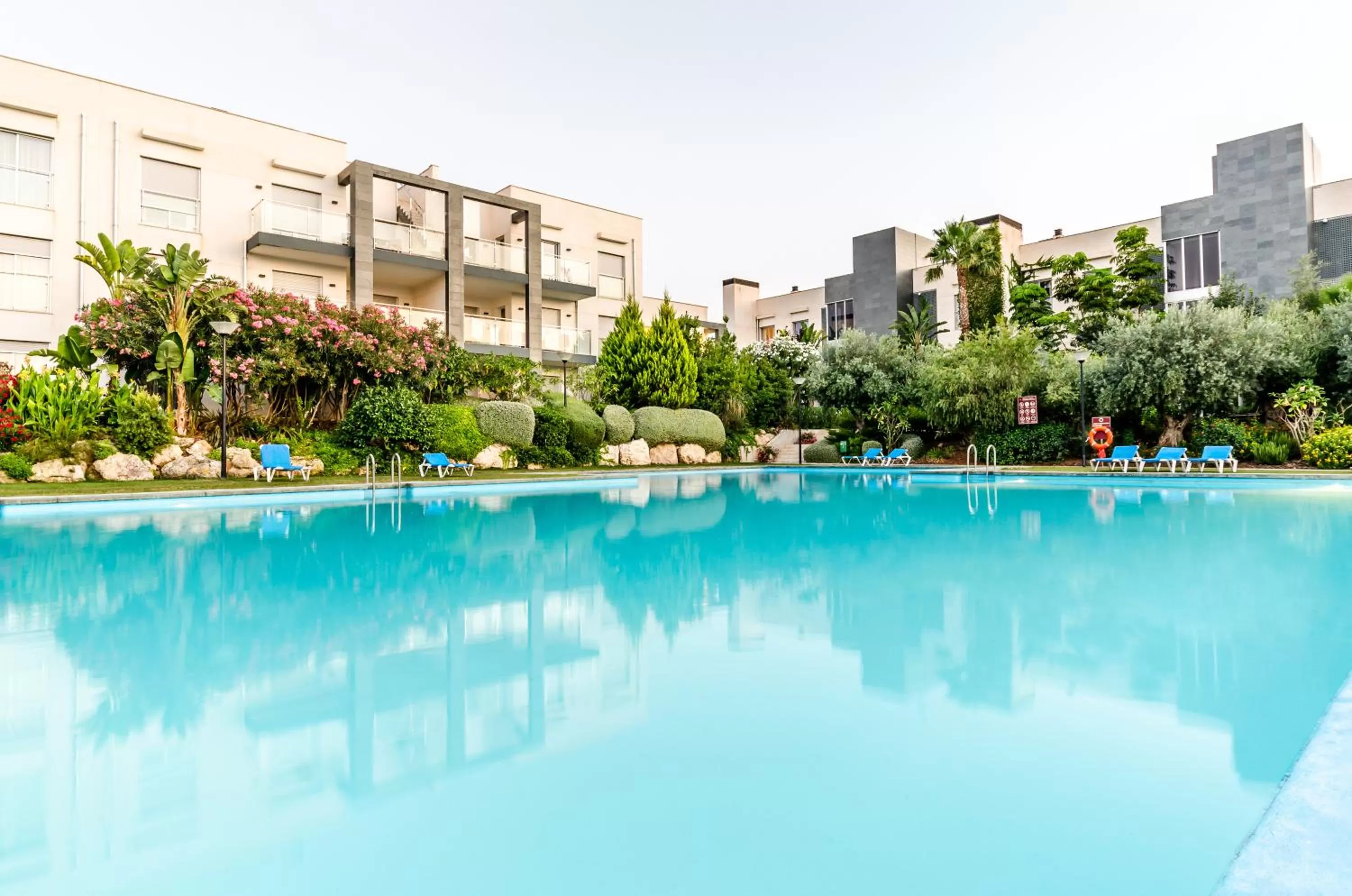 Swimming pool in El Plantío Golf Resort