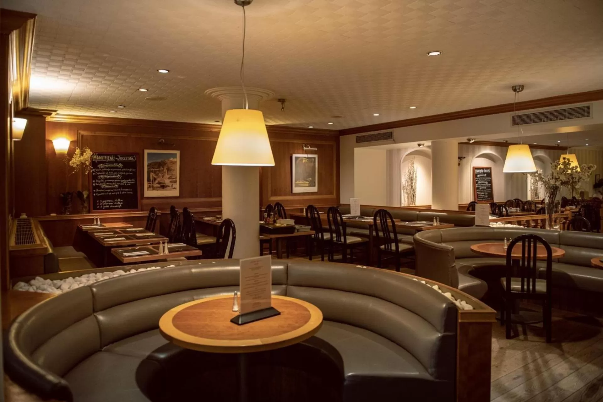 Restaurant/places to eat in Castelnou Aparthotel