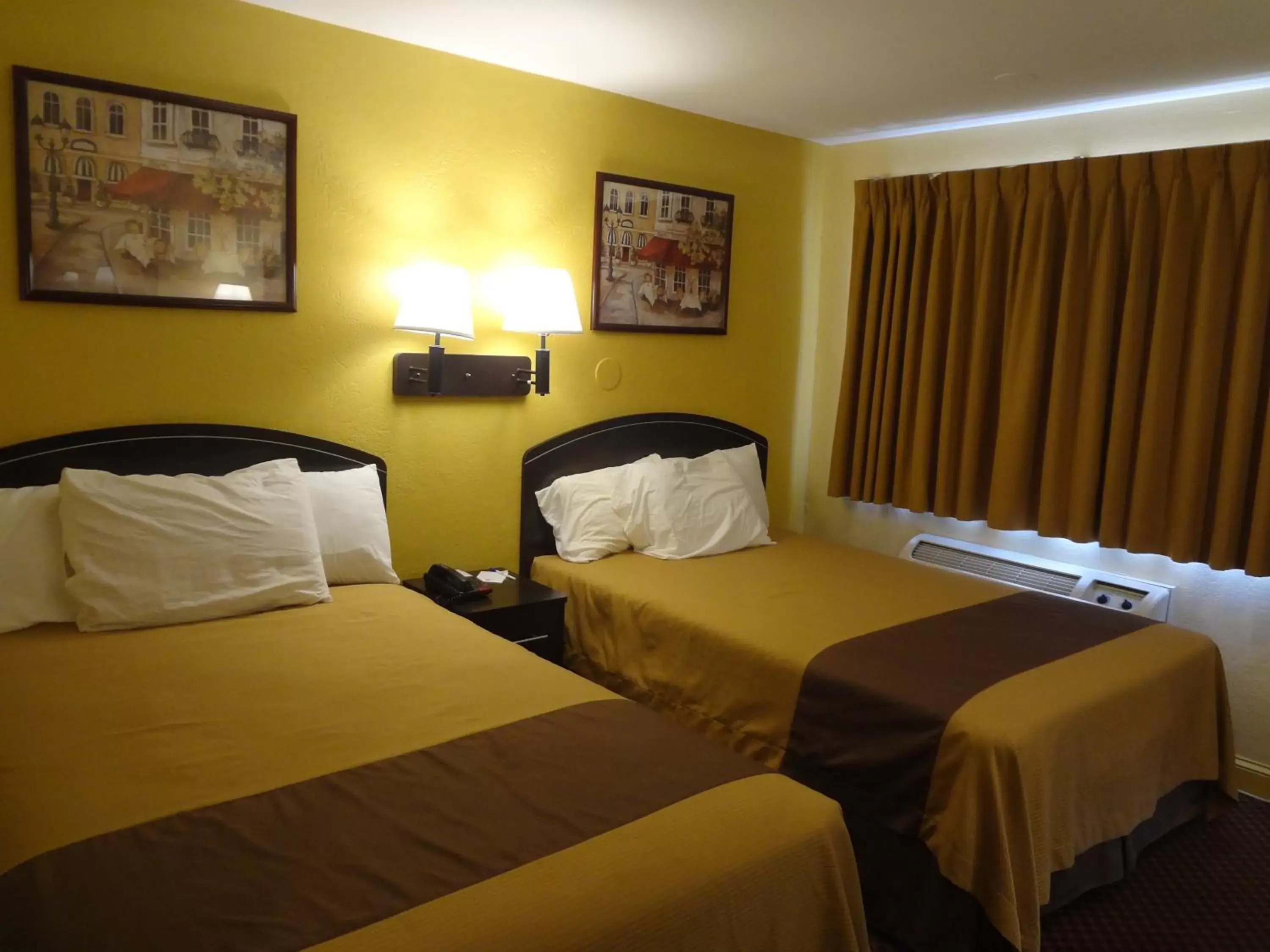 Double Room with Two Double Beds - Smoking in Americas Best Value Inn - Goldsboro Double Room with Two Double Beds - Smoking in Americas Best Value Inn - Goldsboro