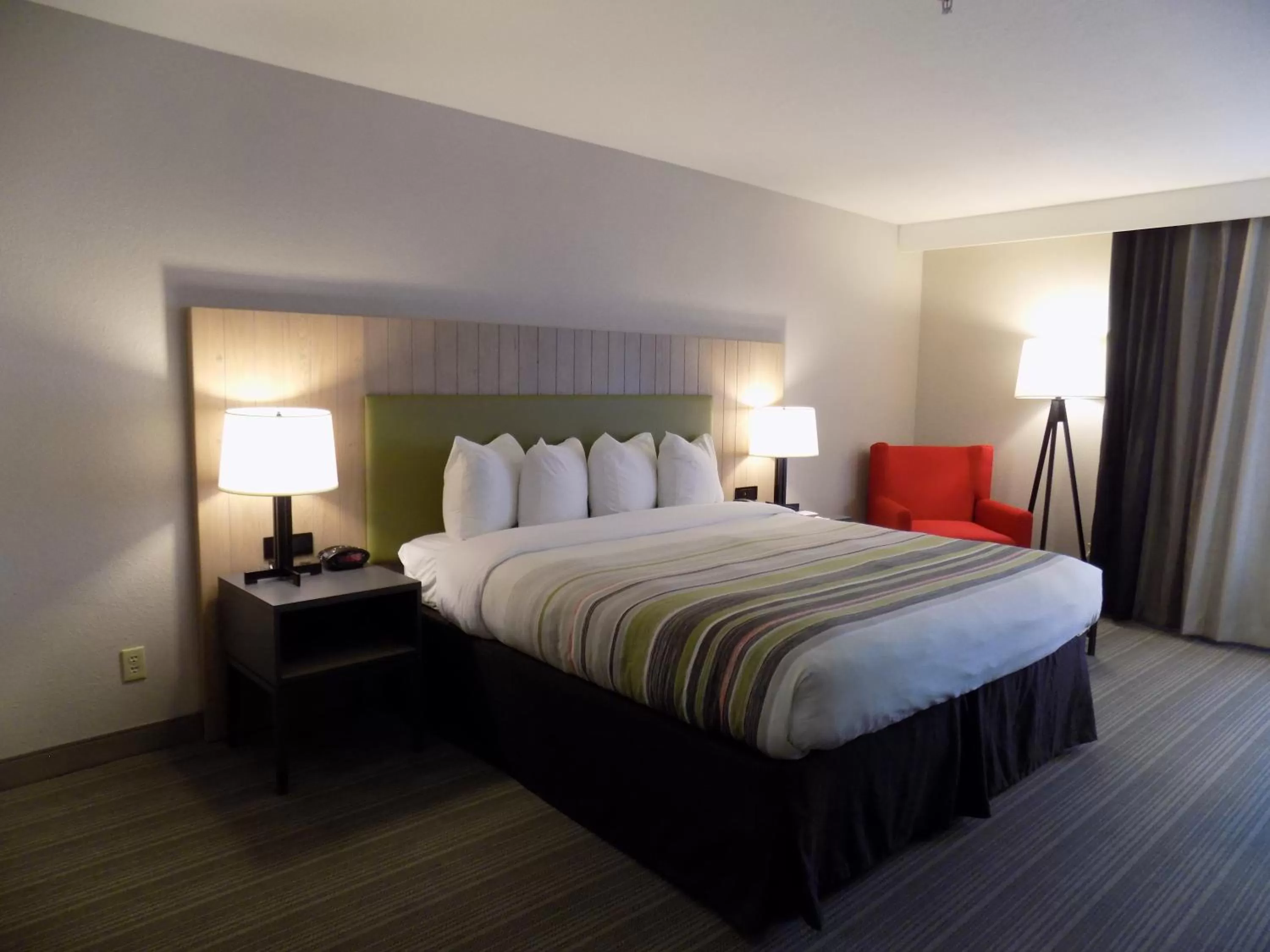 Photo of the whole room, Bed in Country Inn & Suites by Radisson, Flagstaff, AZ
