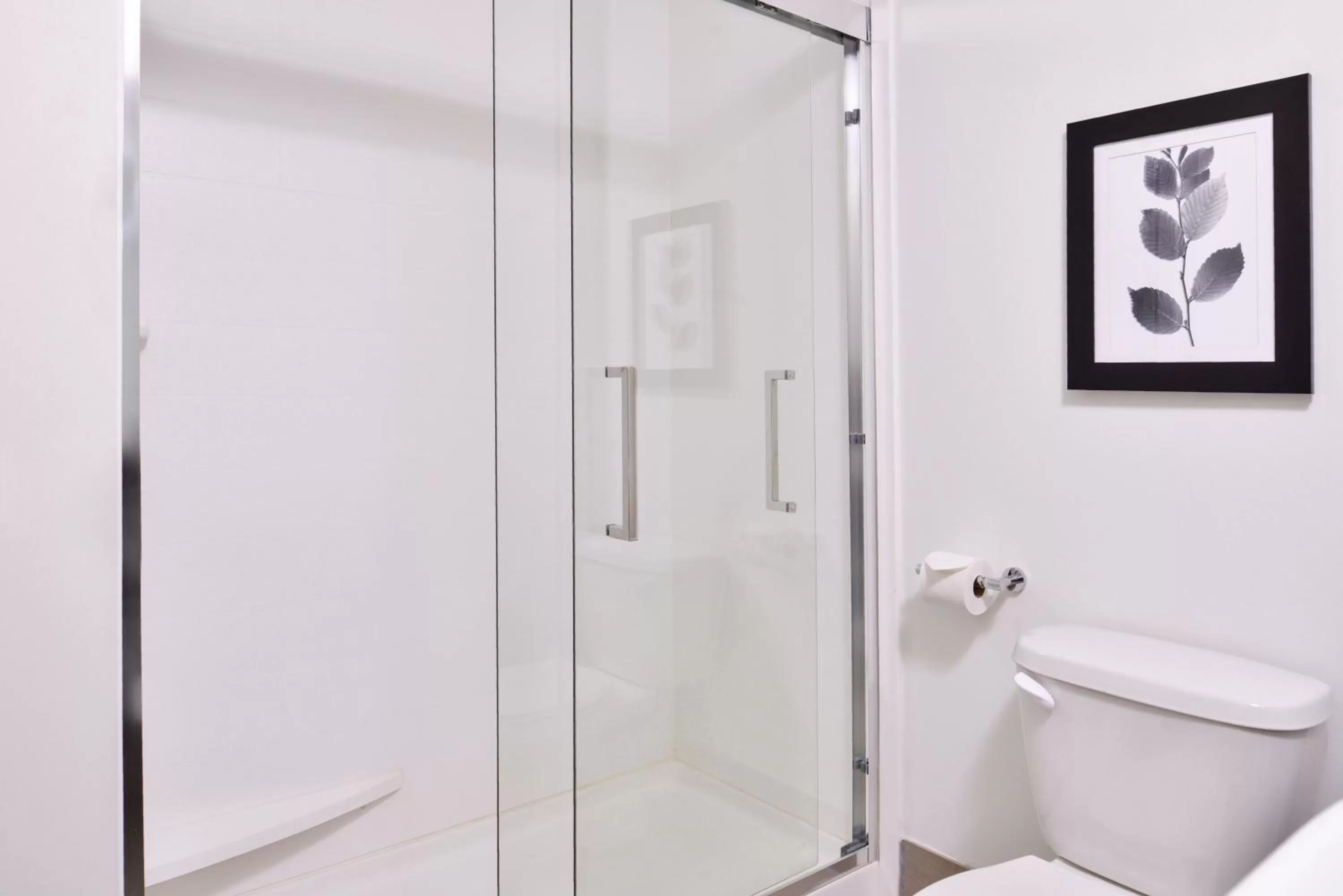 Bathroom in Country Inn & Suites by Radisson, Tinley Park, IL