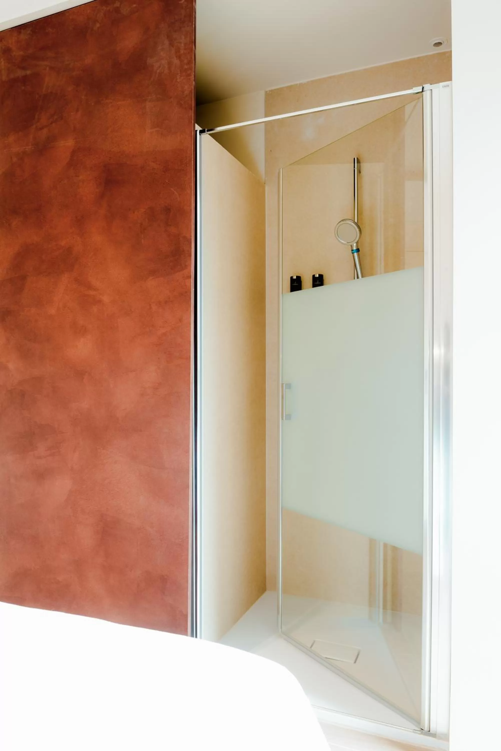 Bathroom in Heirloom - The Librarian